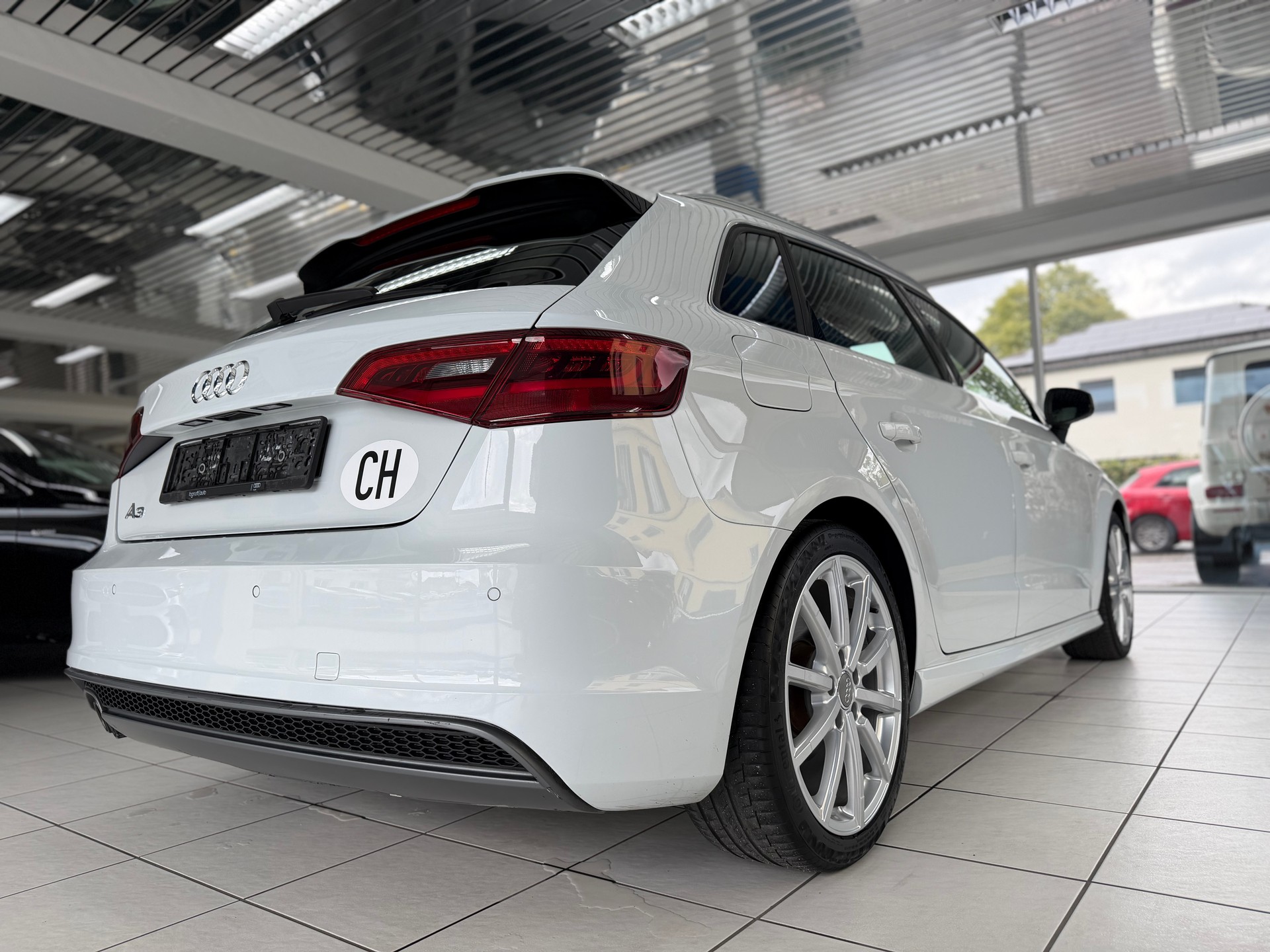 AUDI A3 Sportback 1.4 TFSI Ambition S-tronic S-LINE-image-5