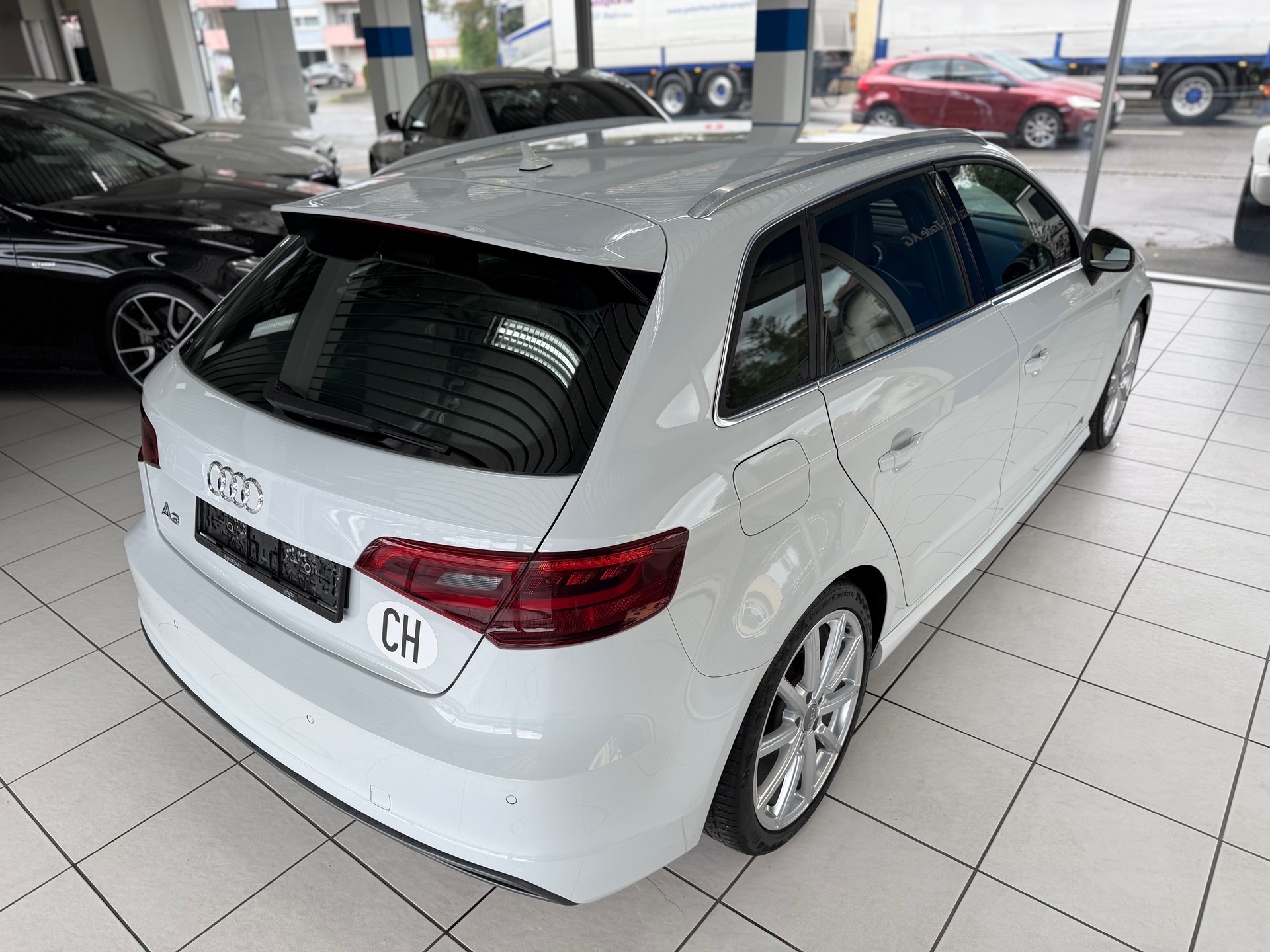 AUDI A3 Sportback 1.4 TFSI Ambition S-tronic S-LINE-image-4
