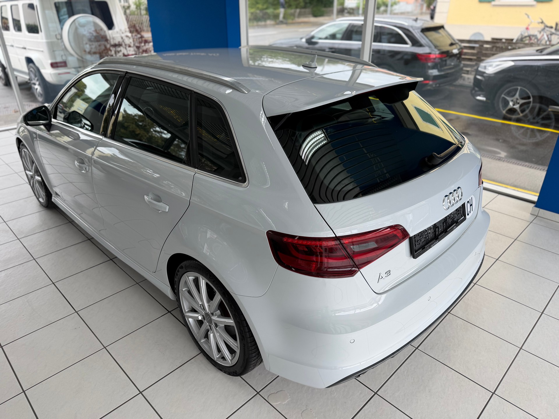 AUDI A3 Sportback 1.4 TFSI Ambition S-tronic S-LINE-image-6