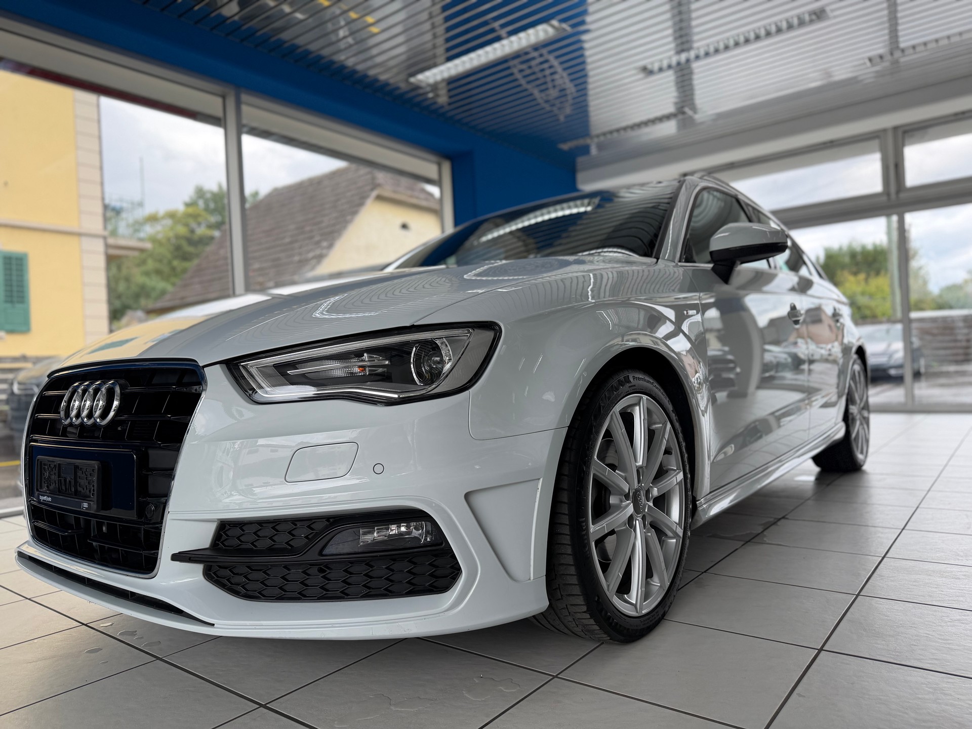 AUDI A3 Sportback 1.4 TFSI Ambition S-tronic S-LINE-image-1