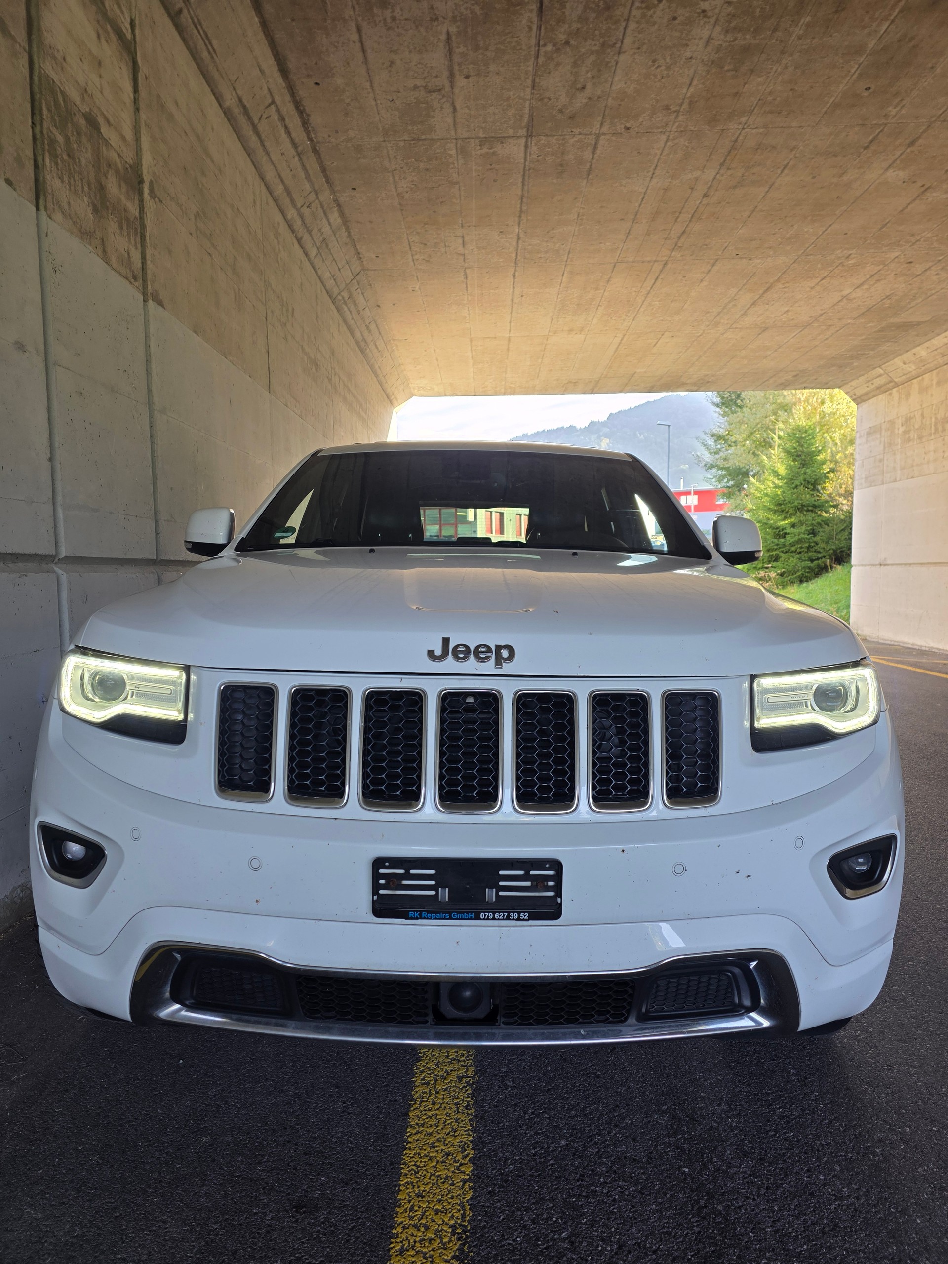 JEEP Grand Cherokee 3.0 CRD 250 Overland-image-1