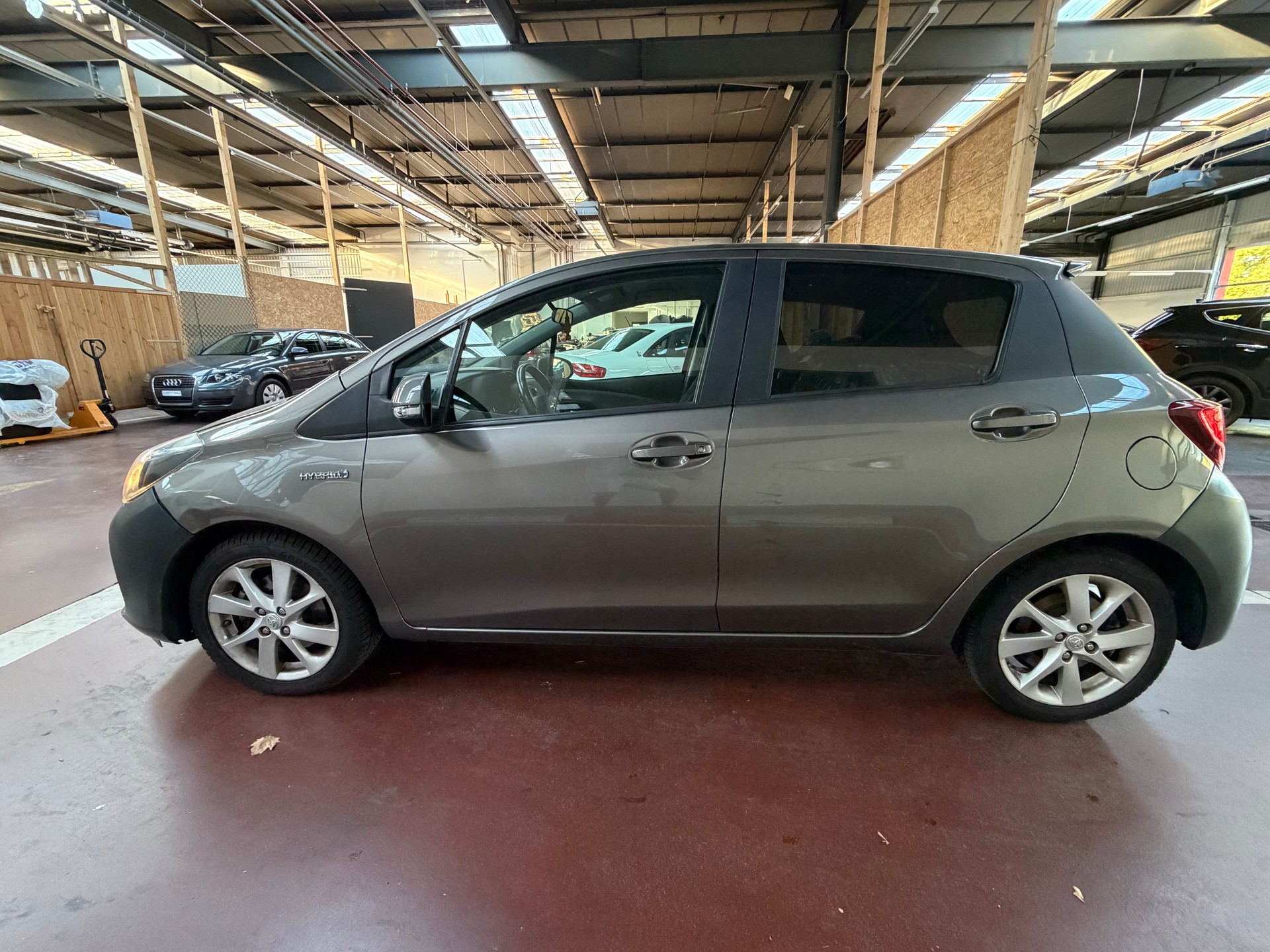 TOYOTA Yaris 1.5 VVT-i Hybrid Trend e-CVT-image-7
