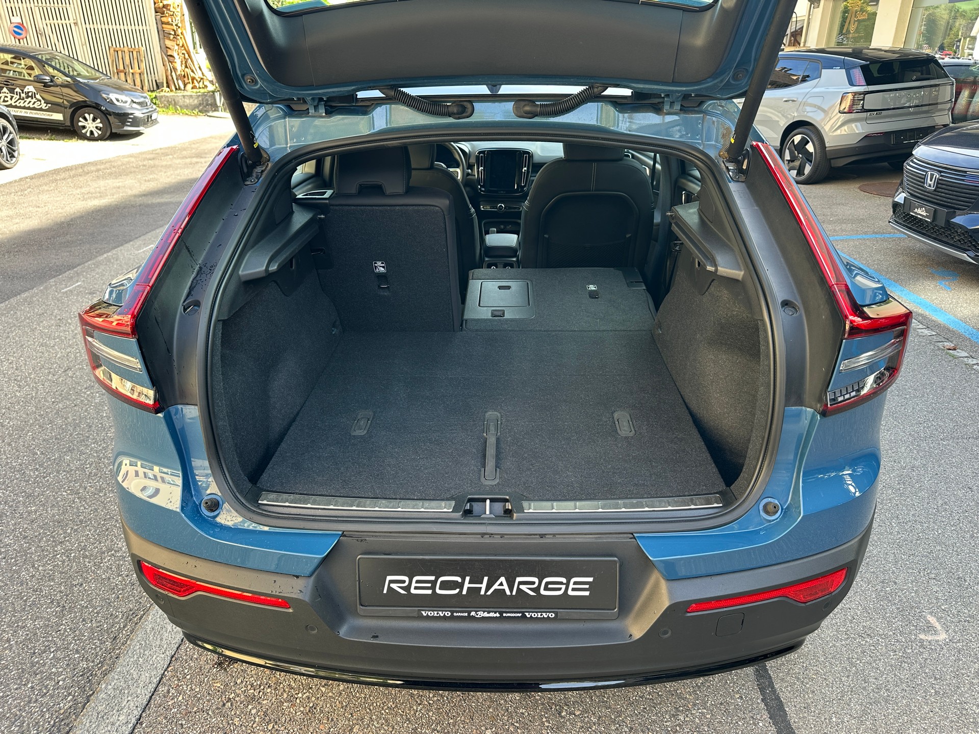 VOLVO XC40 Recharge P8 Twin AWD Pure Electric Ultimate-image-13