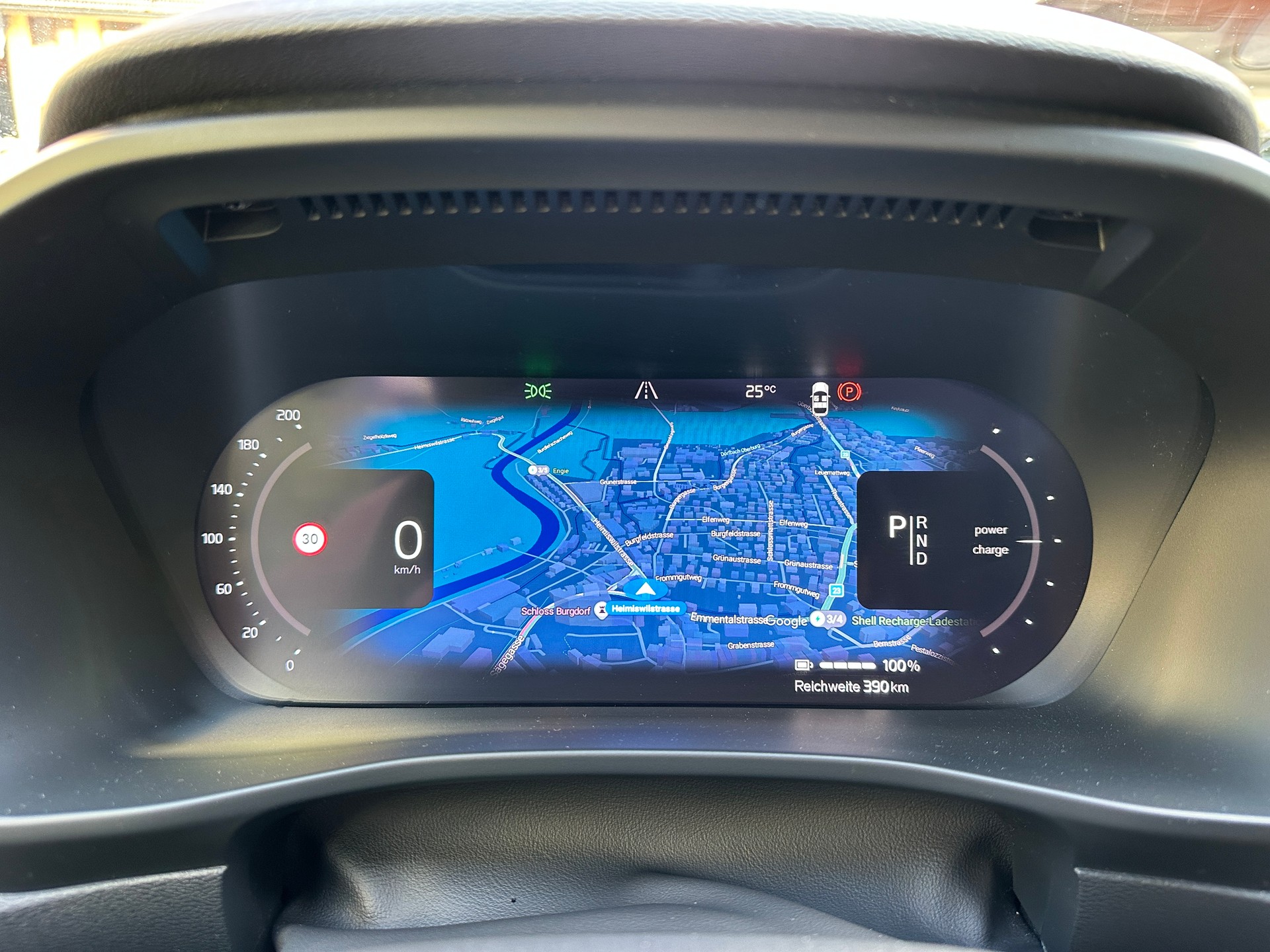VOLVO XC40 Recharge P8 Twin AWD Pure Electric Ultimate-image-6
