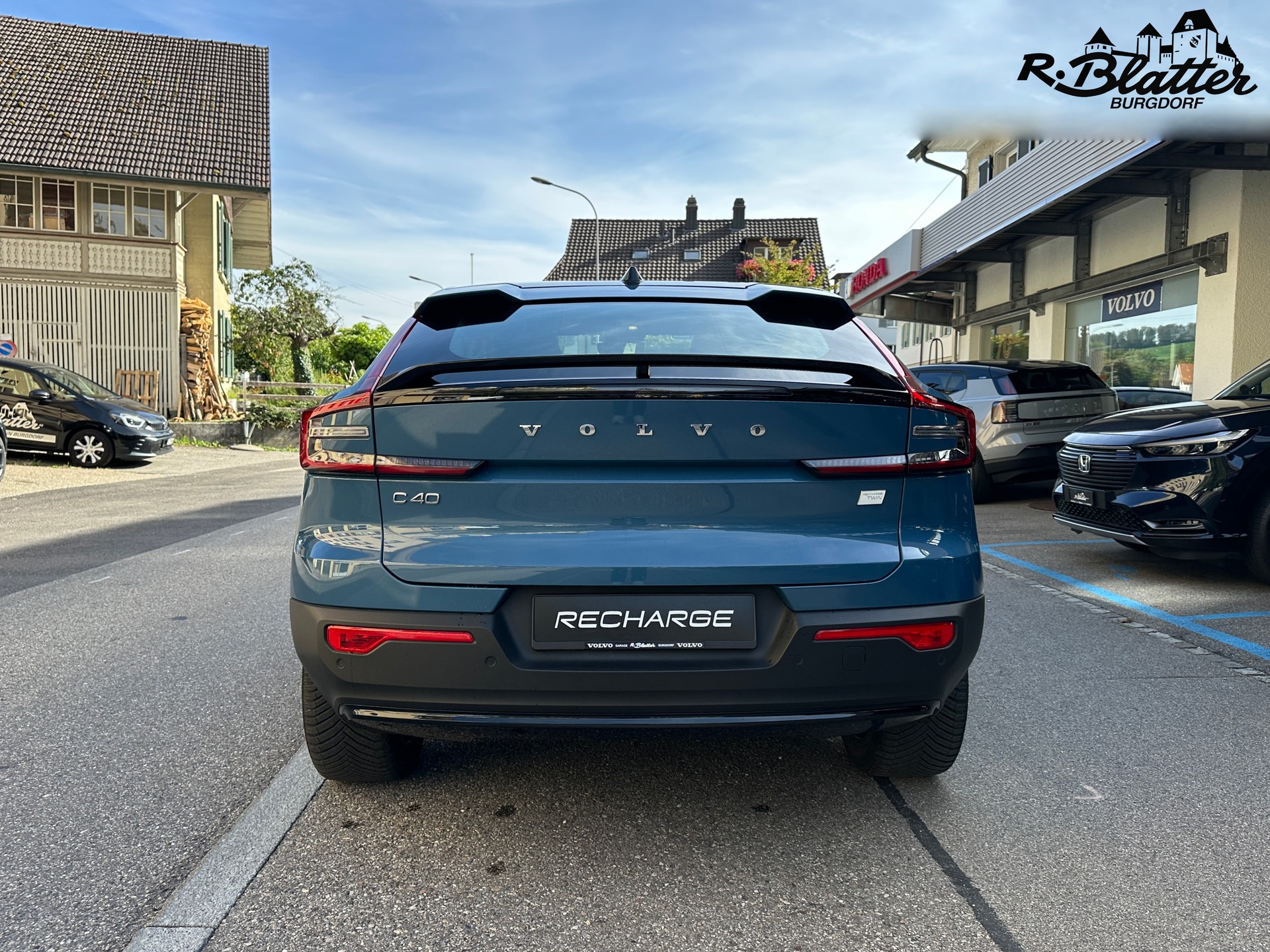 VOLVO XC40 Recharge P8 Twin AWD Pure Electric Ultimate-image-4