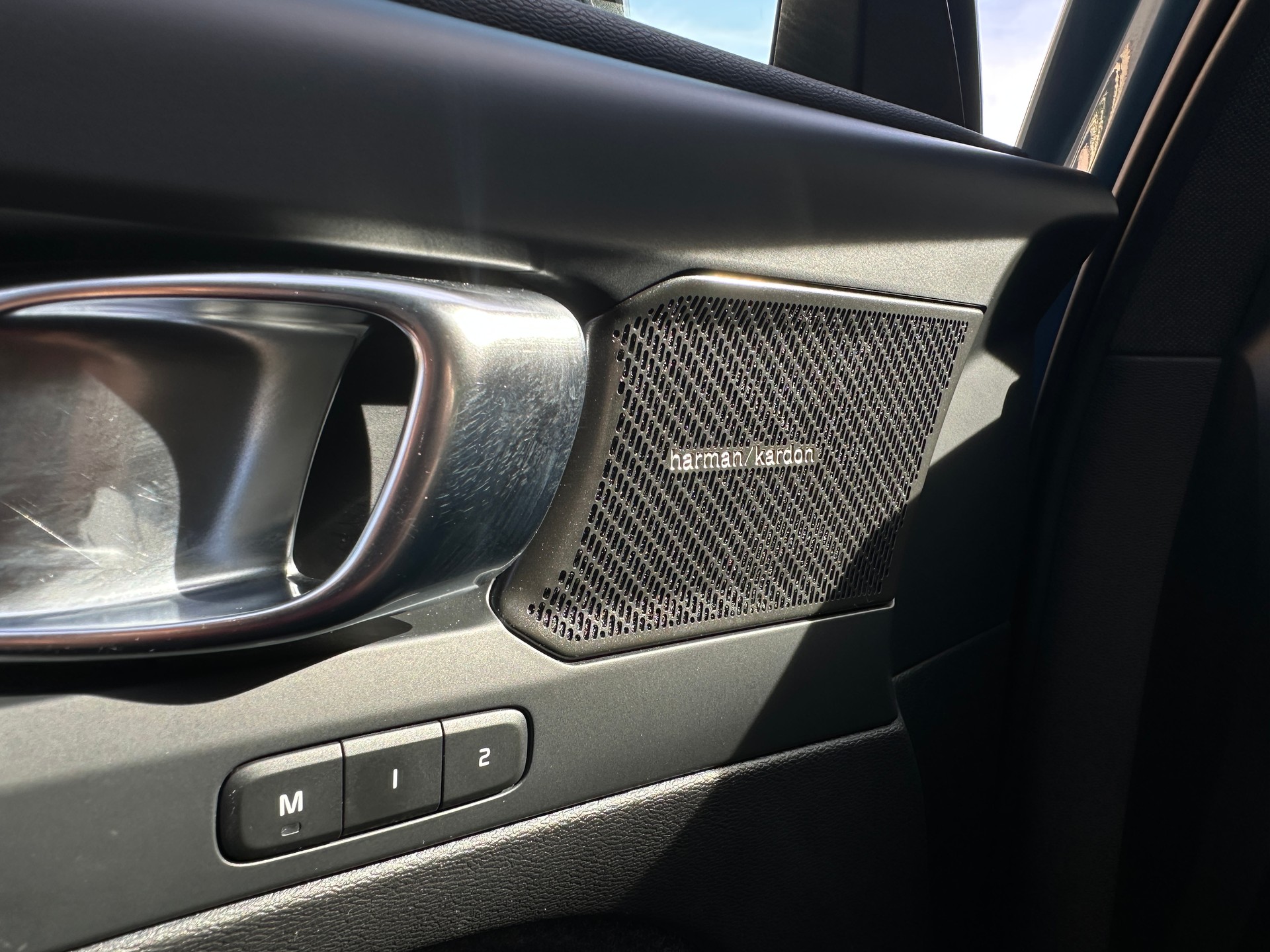 VOLVO XC40 Recharge P8 Twin AWD Pure Electric Ultimate-image-19