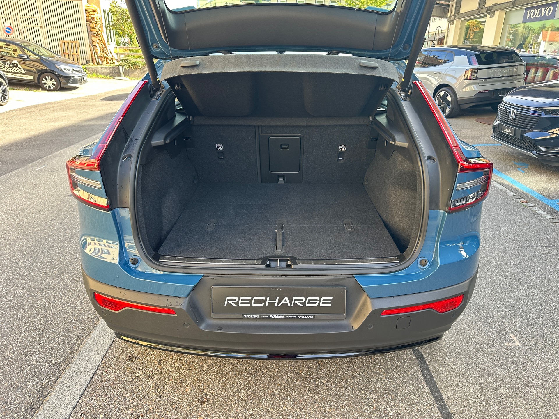 VOLVO XC40 Recharge P8 Twin AWD Pure Electric Ultimate-image-14