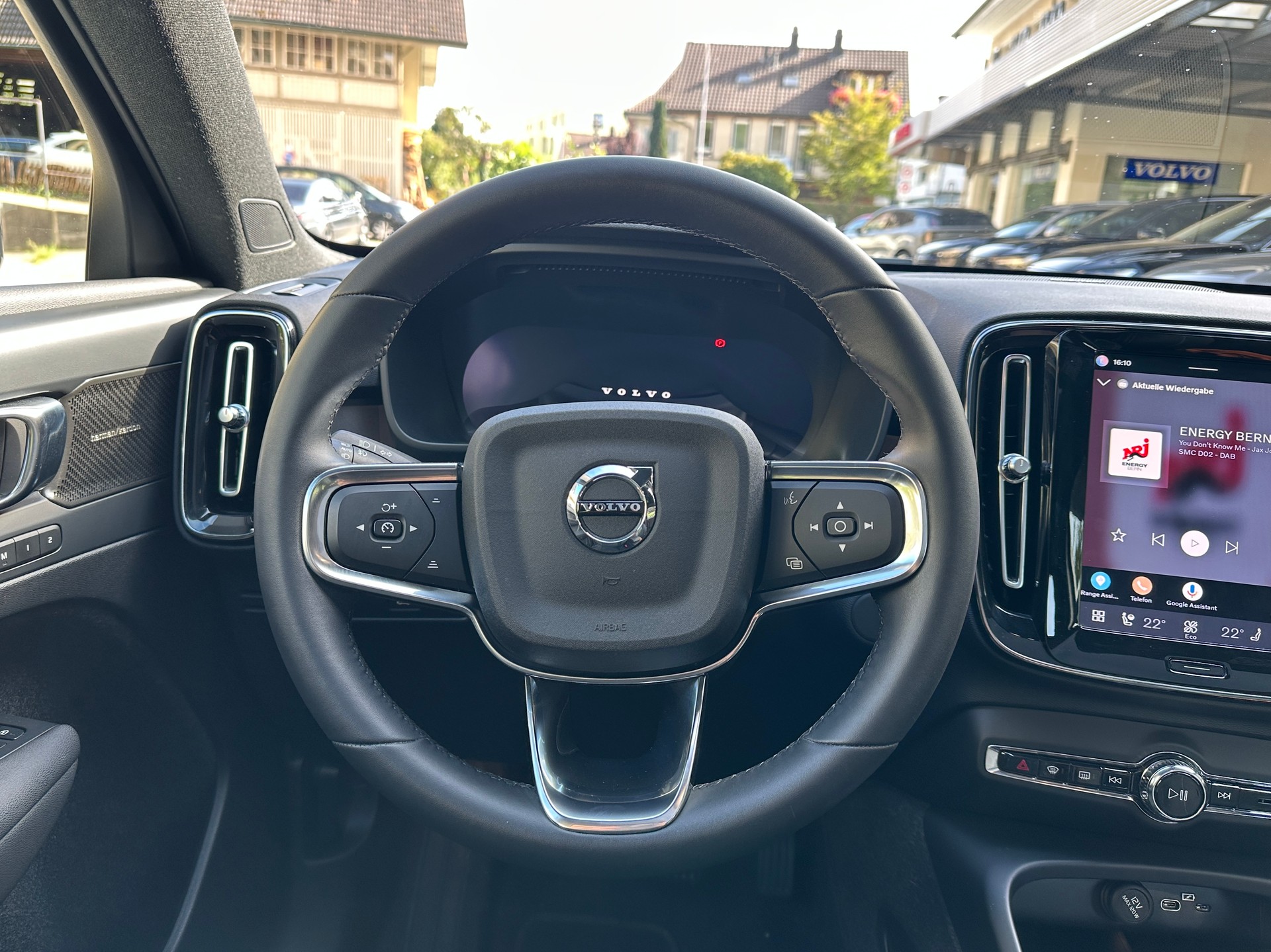 VOLVO XC40 Recharge P8 Twin AWD Pure Electric Ultimate-image-5