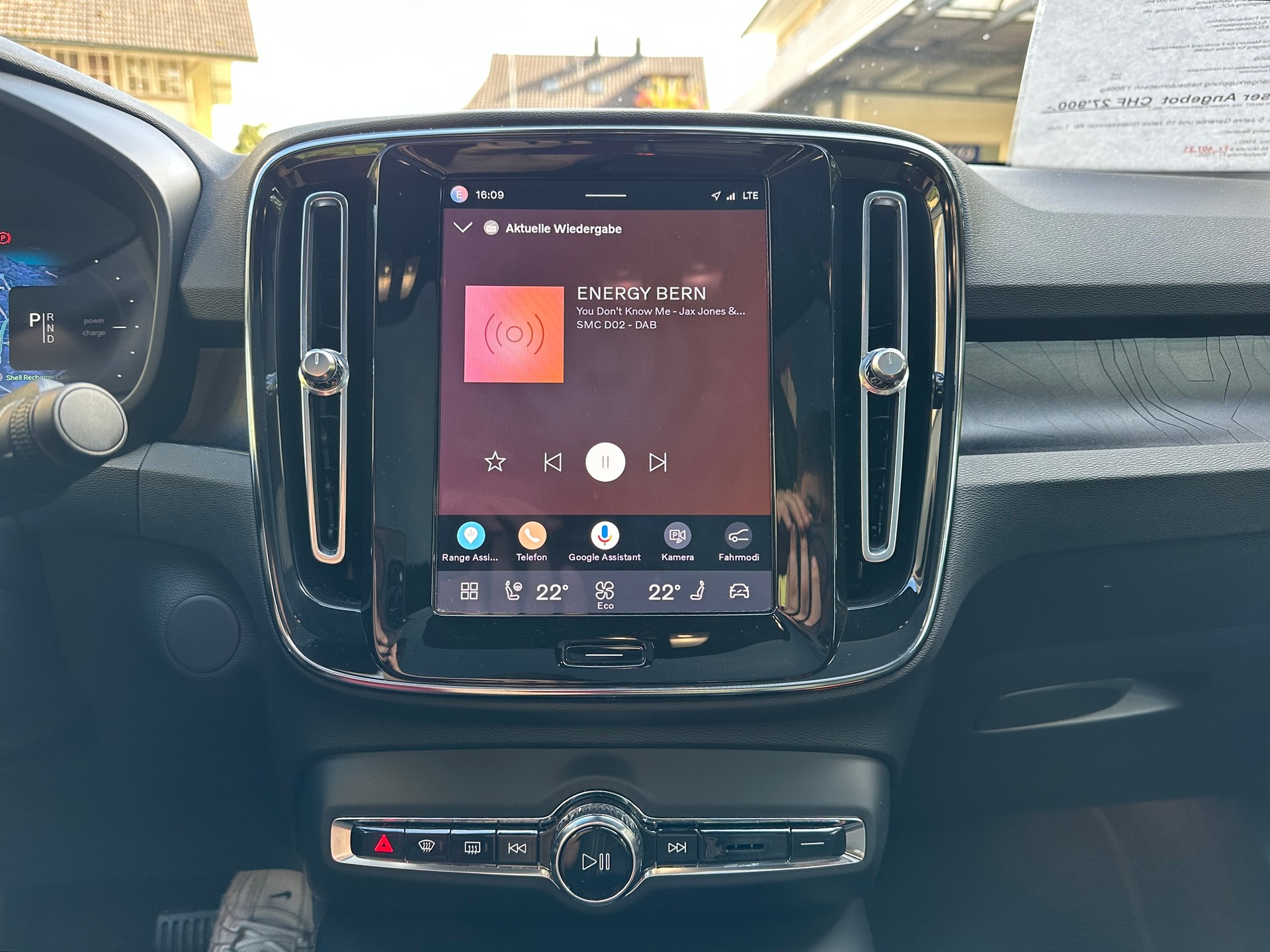 VOLVO XC40 Recharge P8 Twin AWD Pure Electric Ultimate-image-10