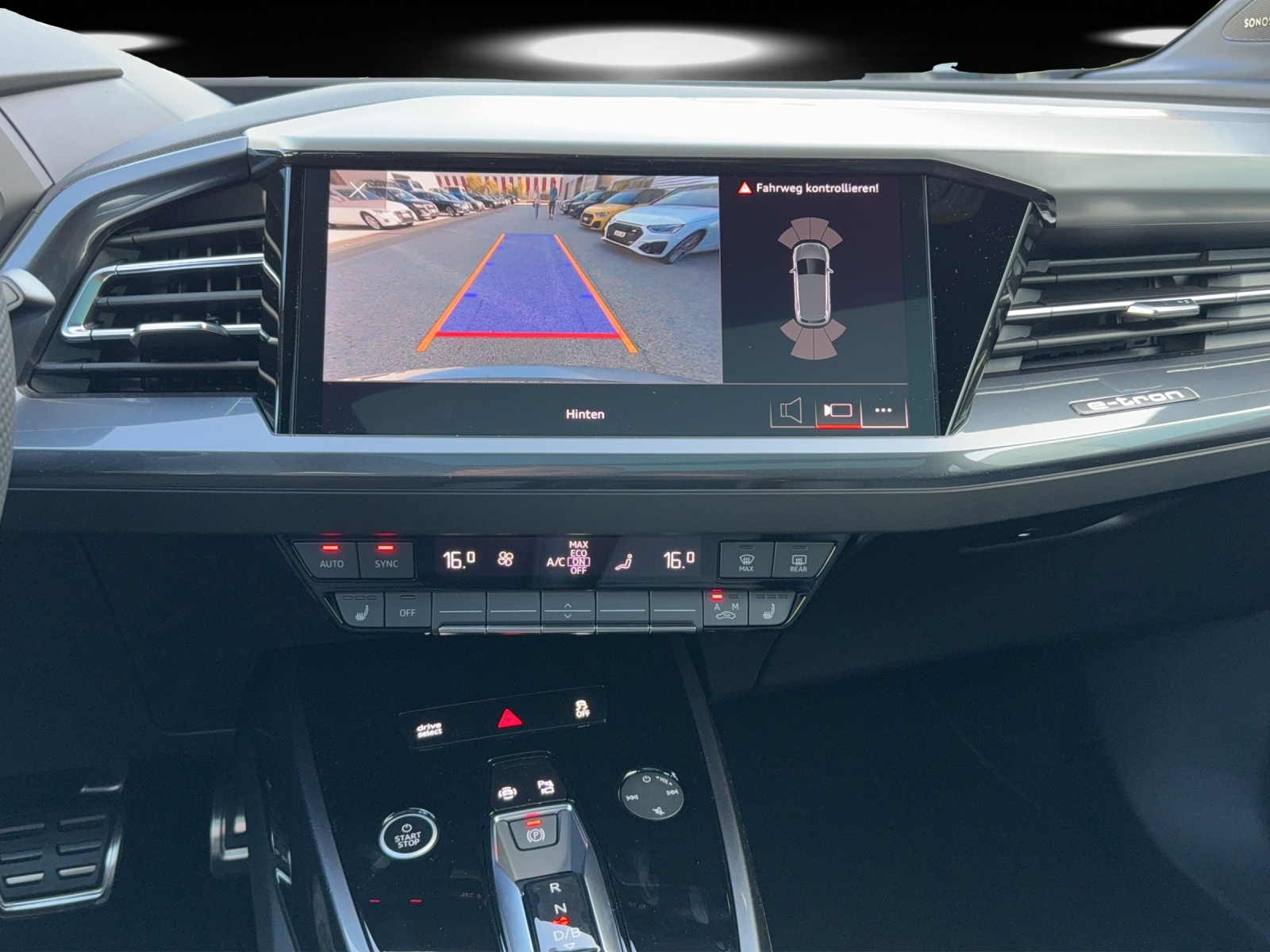 AUDI Q4 e-tron 50 quattro-image-10