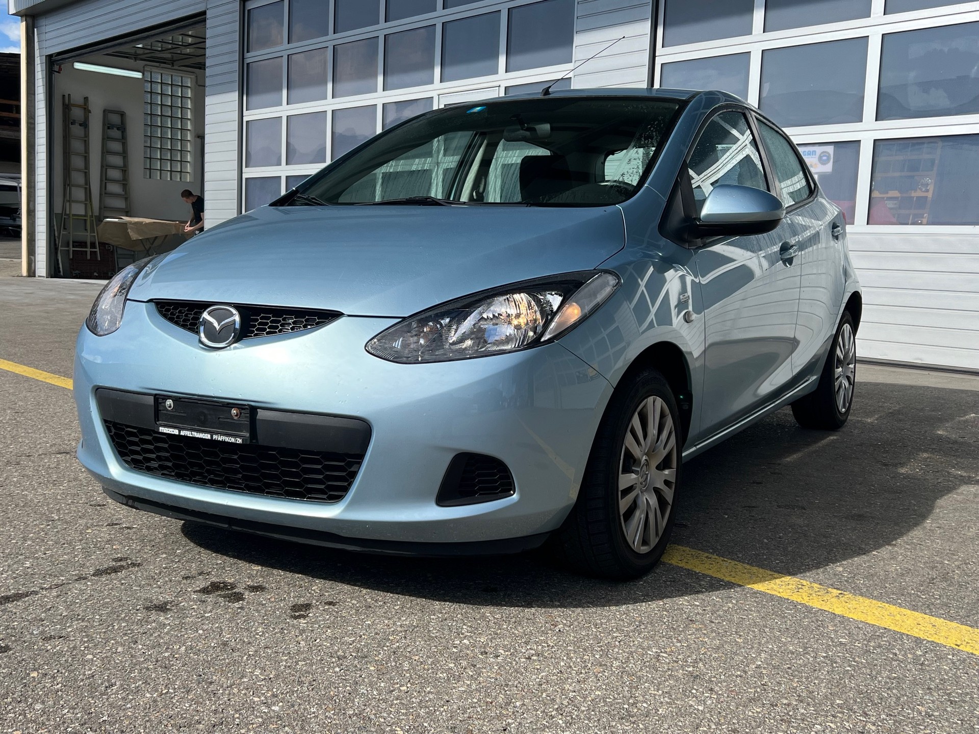 MAZDA Super seltener Mazda 2 Automat mit sehr wenig KM / Frisch ab MFK-image-1