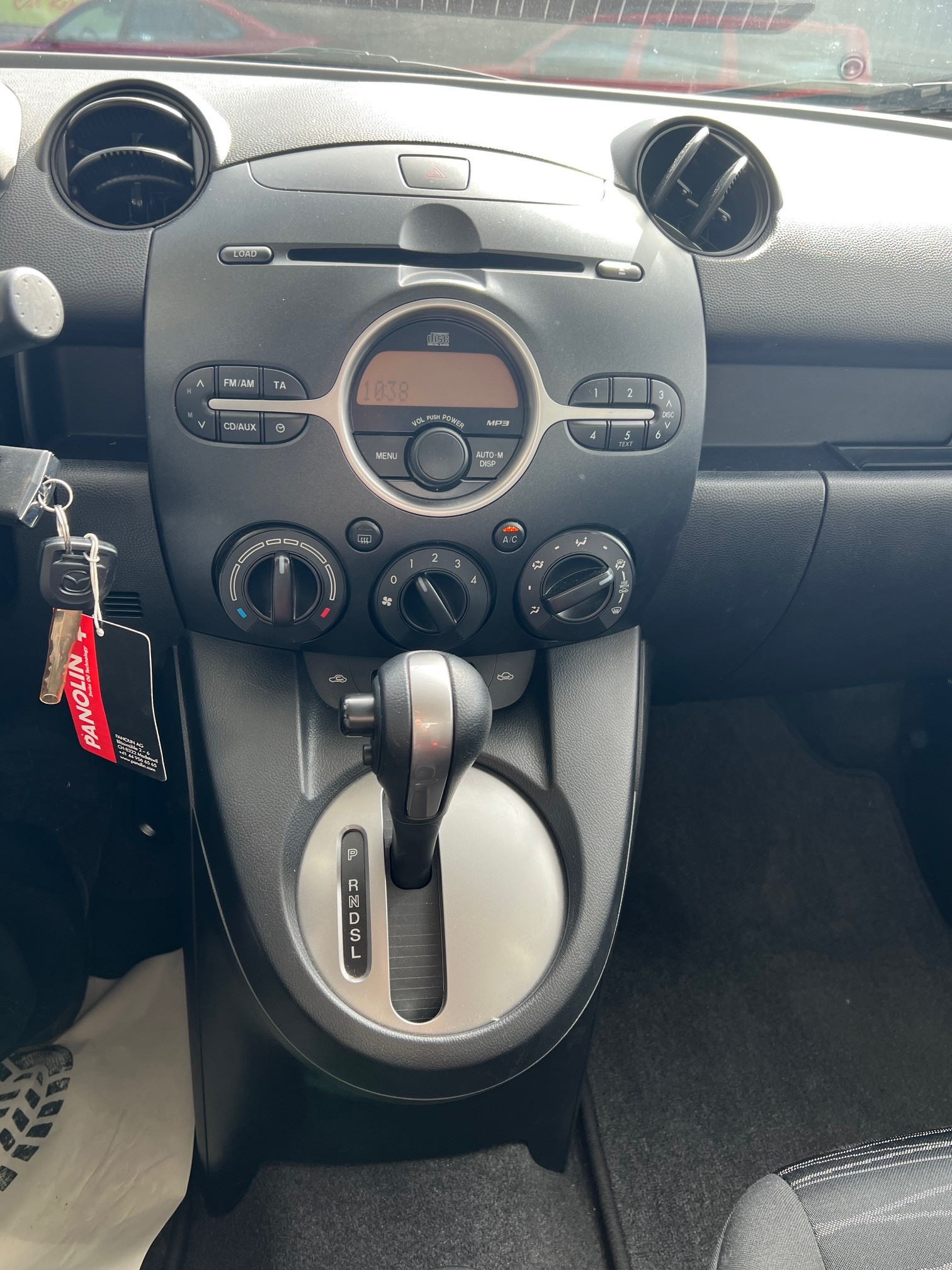 MAZDA Super seltener Mazda 2 Automat mit sehr wenig KM / Frisch ab MFK-image-7