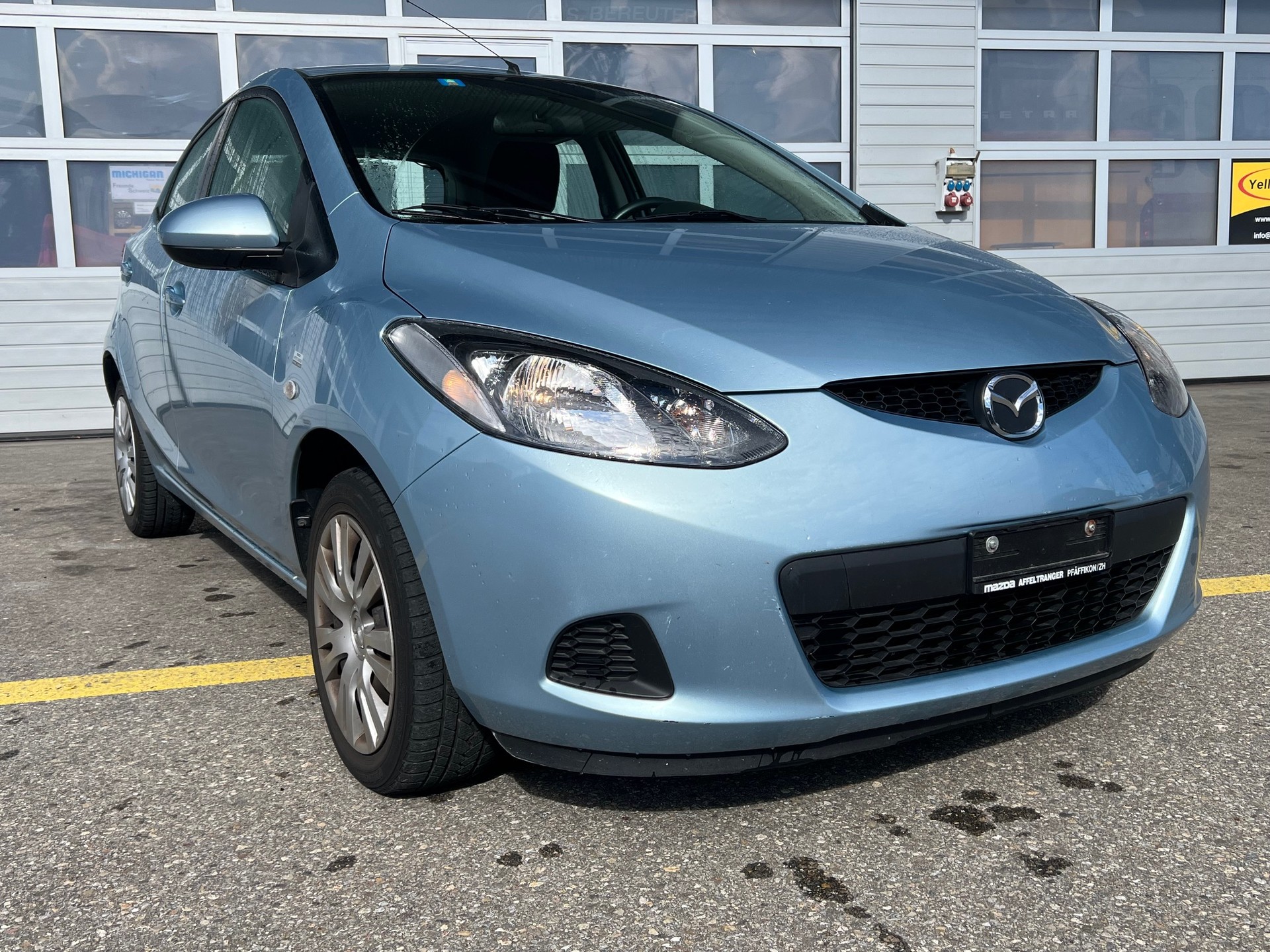 MAZDA Super seltener Mazda 2 Automat mit sehr wenig KM / Frisch ab MFK-image-0