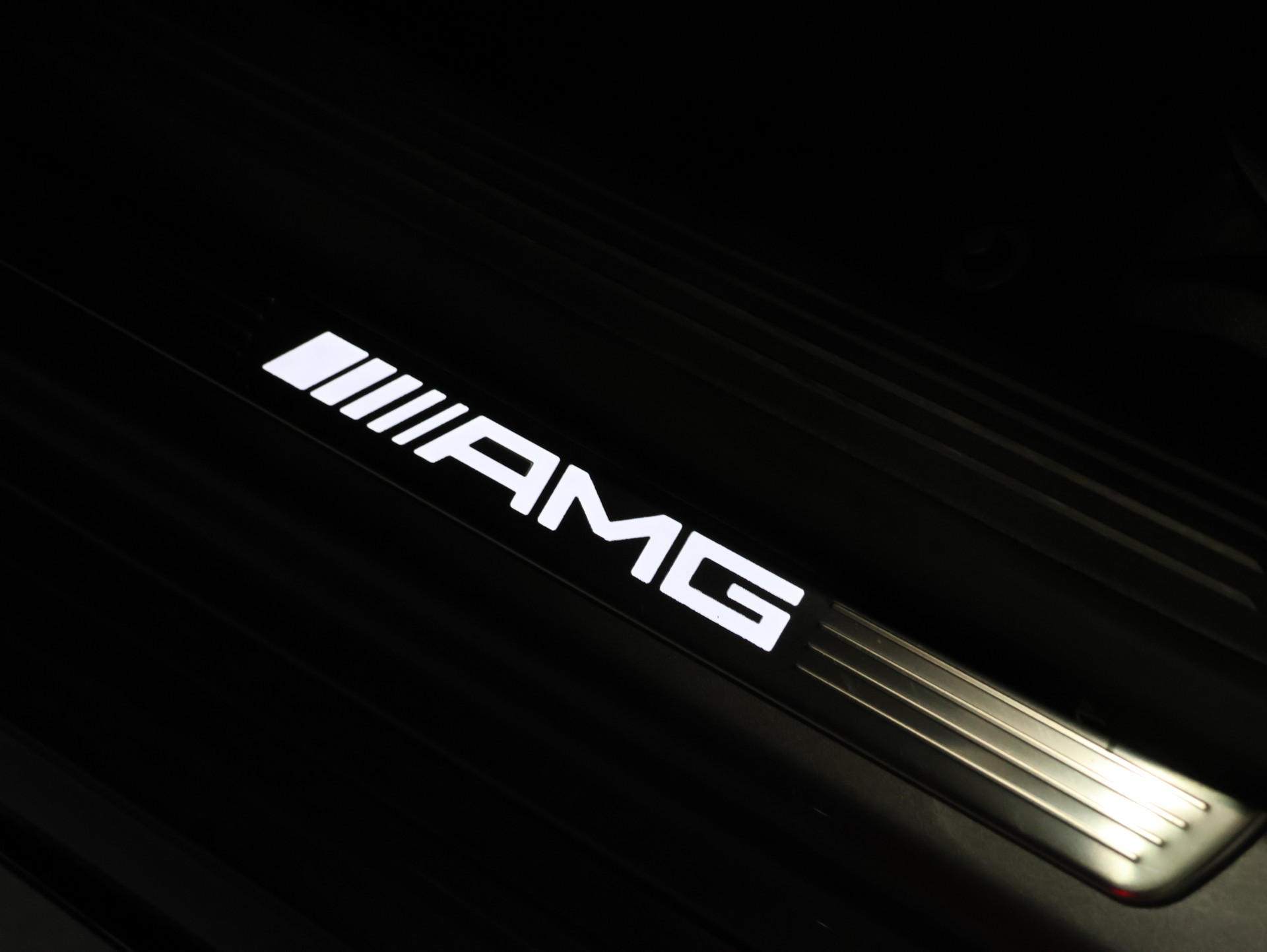 MERCEDES-BENZ CLA 35 AMG 4Matic 7G-DCT *MOUNTAIN-GRAU LACKIERUNG*-image-13