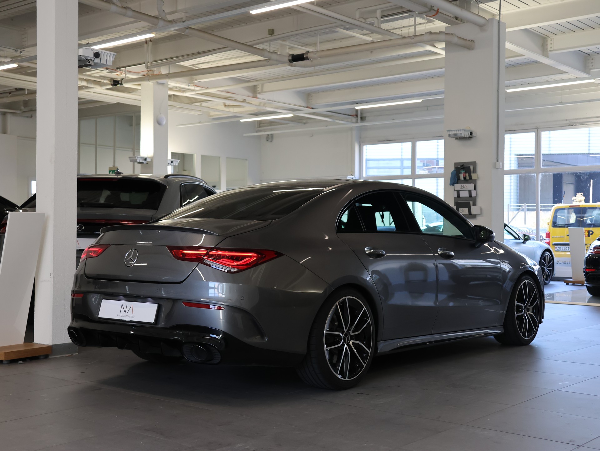 MERCEDES-BENZ CLA 35 AMG 4Matic 7G-DCT *MOUNTAIN-GRAU LACKIERUNG*-image-7