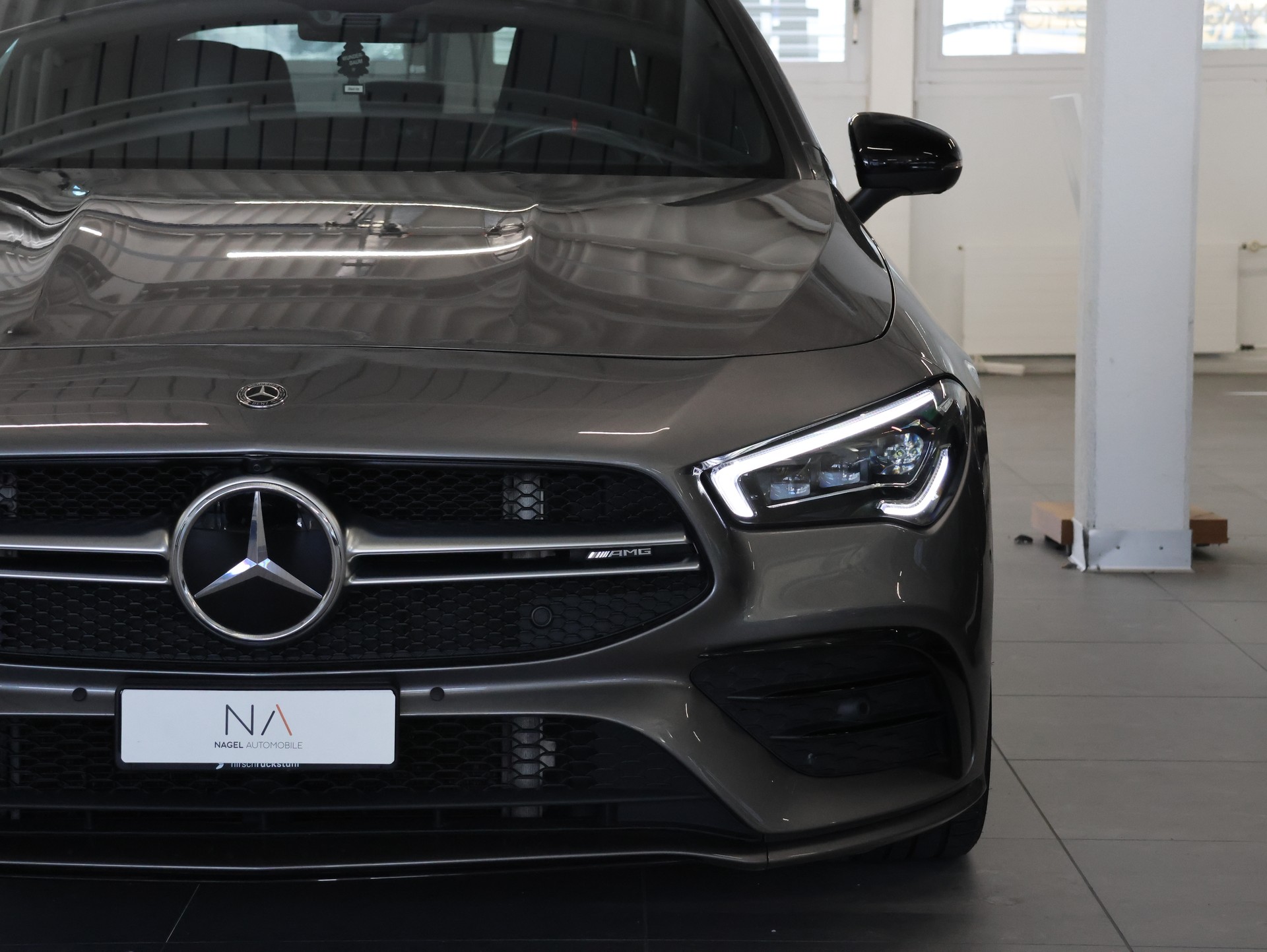 MERCEDES-BENZ CLA 35 AMG 4Matic 7G-DCT *MOUNTAIN-GRAU LACKIERUNG*-image-3