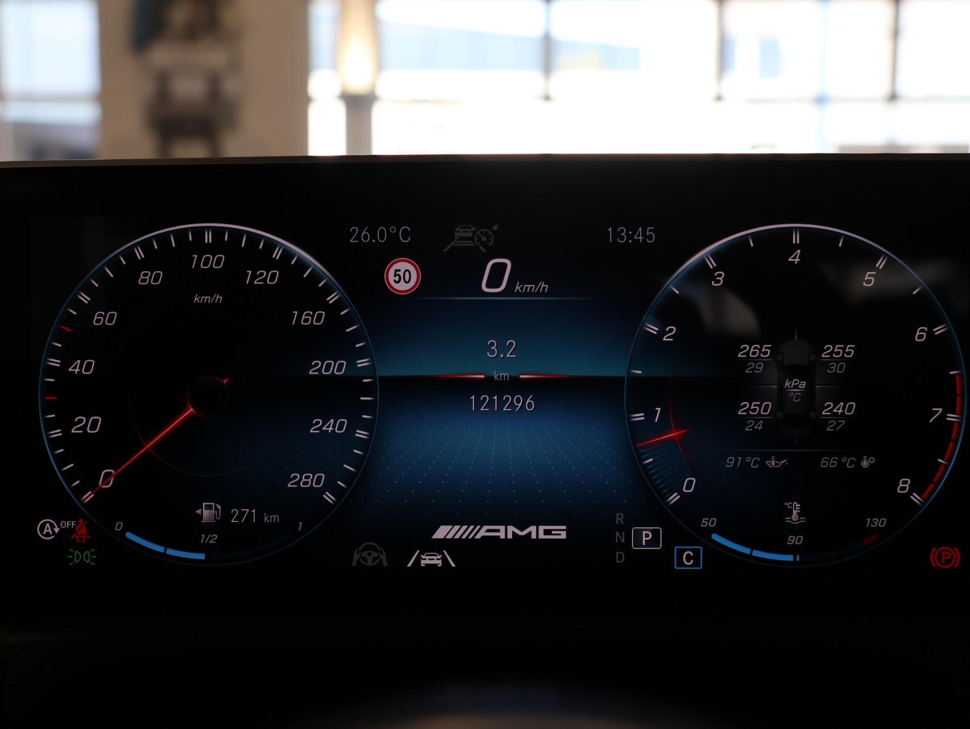 MERCEDES-BENZ CLA 35 AMG 4Matic 7G-DCT *MOUNTAIN-GRAU LACKIERUNG*-image-17