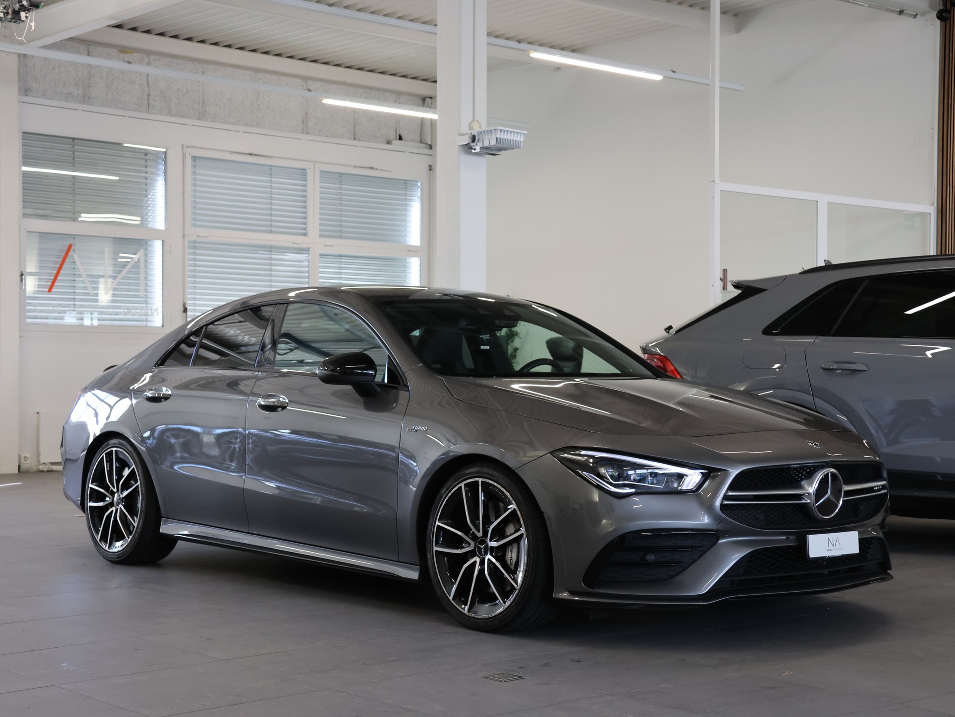 MERCEDES-BENZ CLA 35 AMG 4Matic 7G-DCT *MOUNTAIN-GRAU LACKIERUNG*-image-1