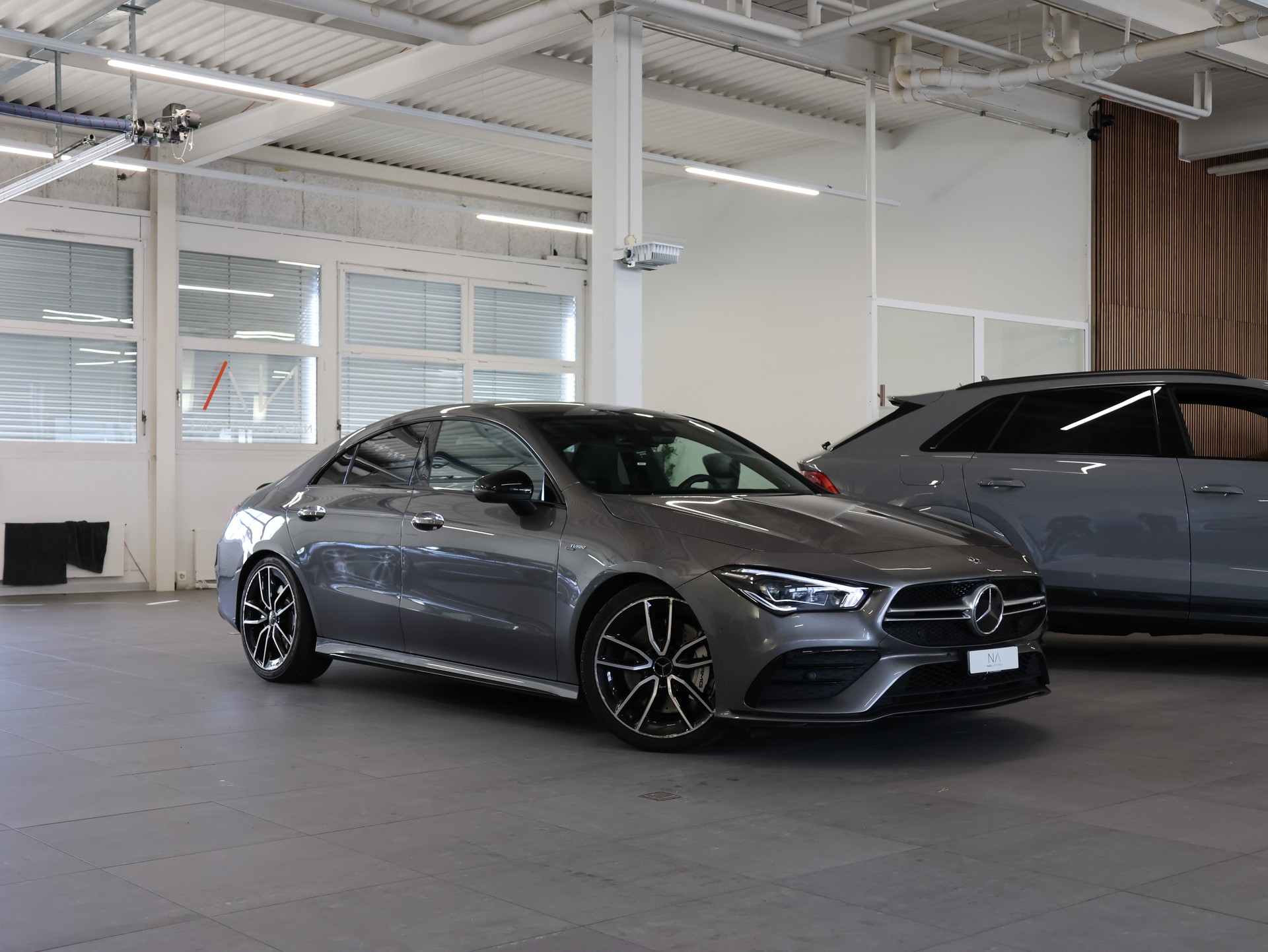 MERCEDES-BENZ CLA 35 AMG 4Matic 7G-DCT *MOUNTAIN-GRAU LACKIERUNG*-image-0