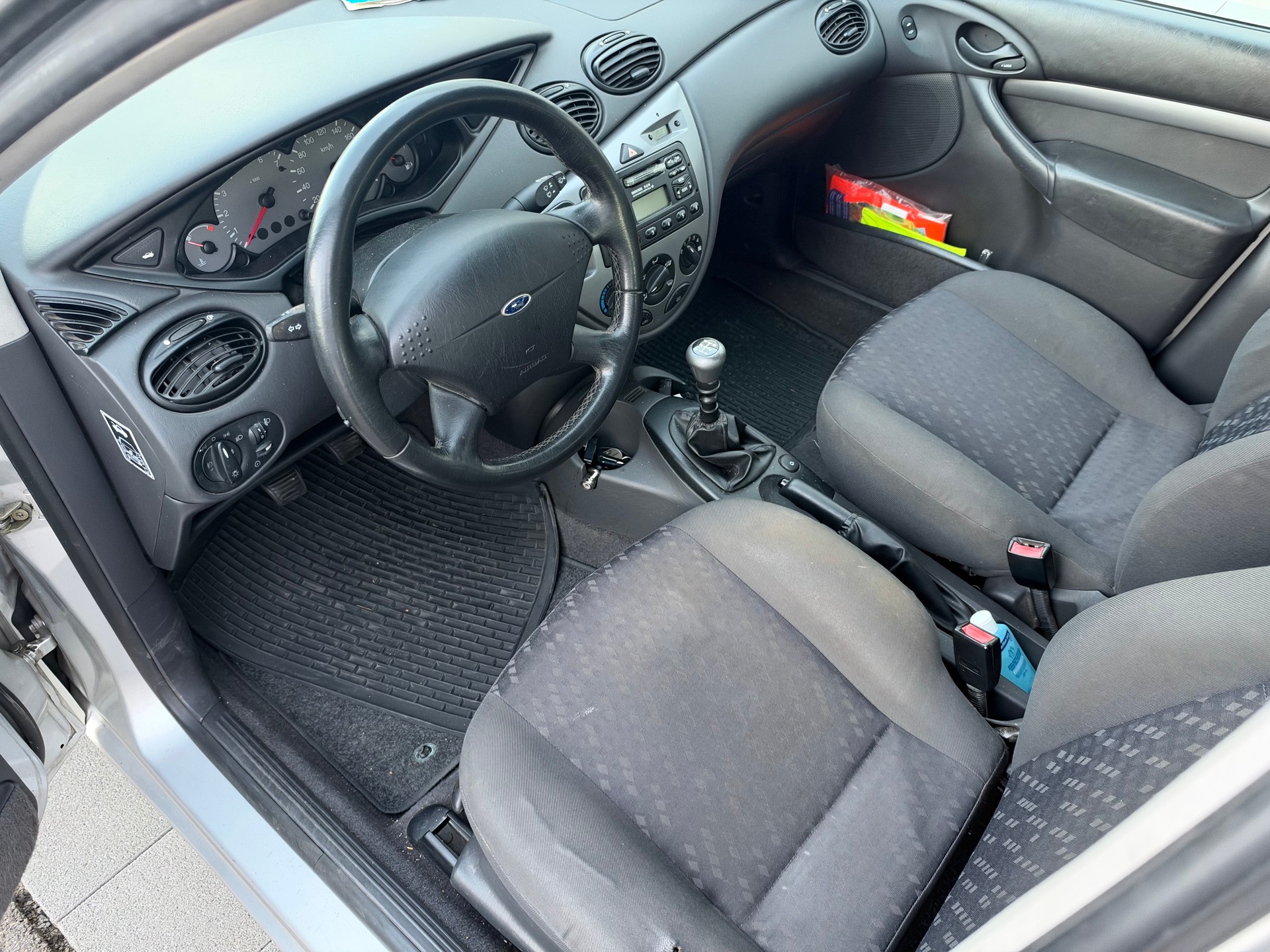 FORD Focus 2.0i 16V Trend-image-6