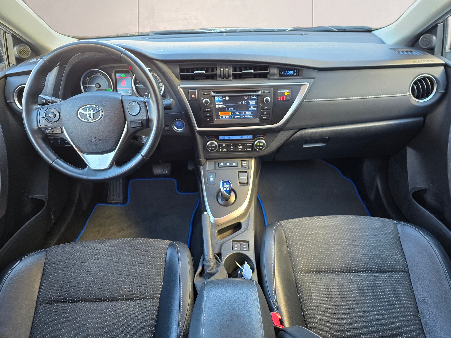 TOYOTA Auris 1.8 16V HSD Linea Sol-image-12