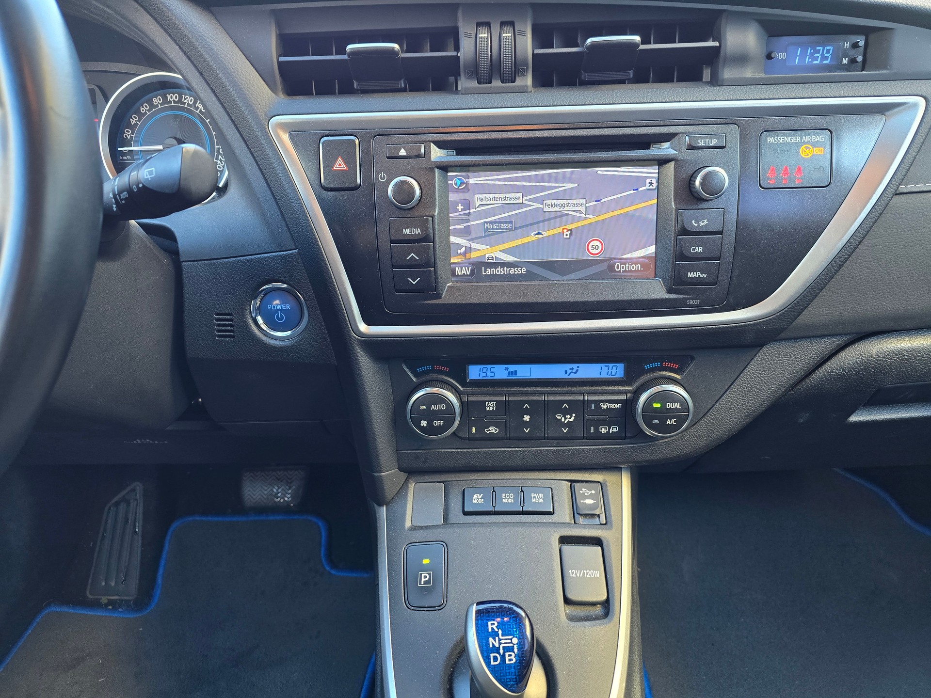 TOYOTA Auris 1.8 16V HSD Linea Sol-image-14