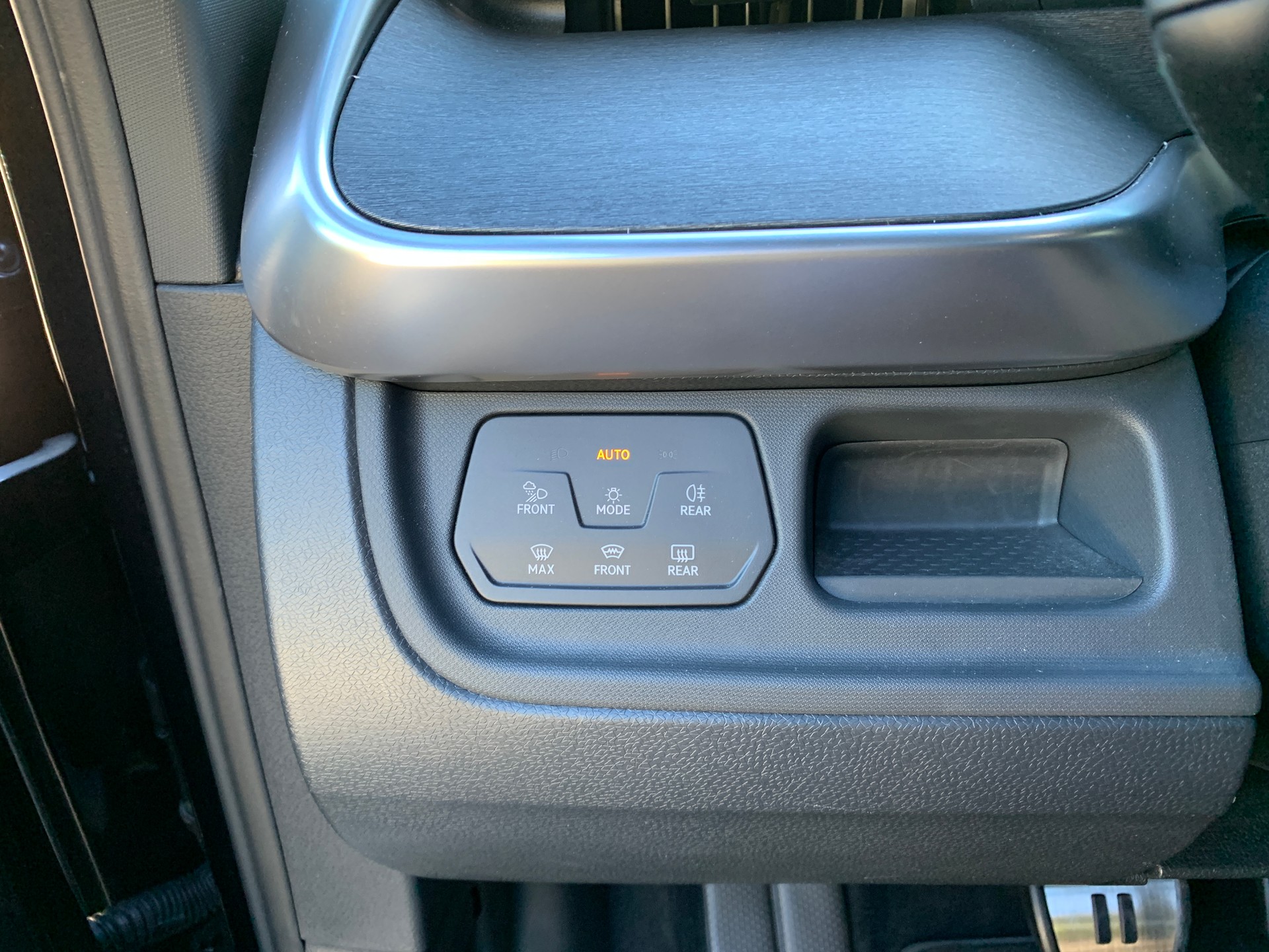 VW ID.Buzz LWB GTX 4 Motion-image-11