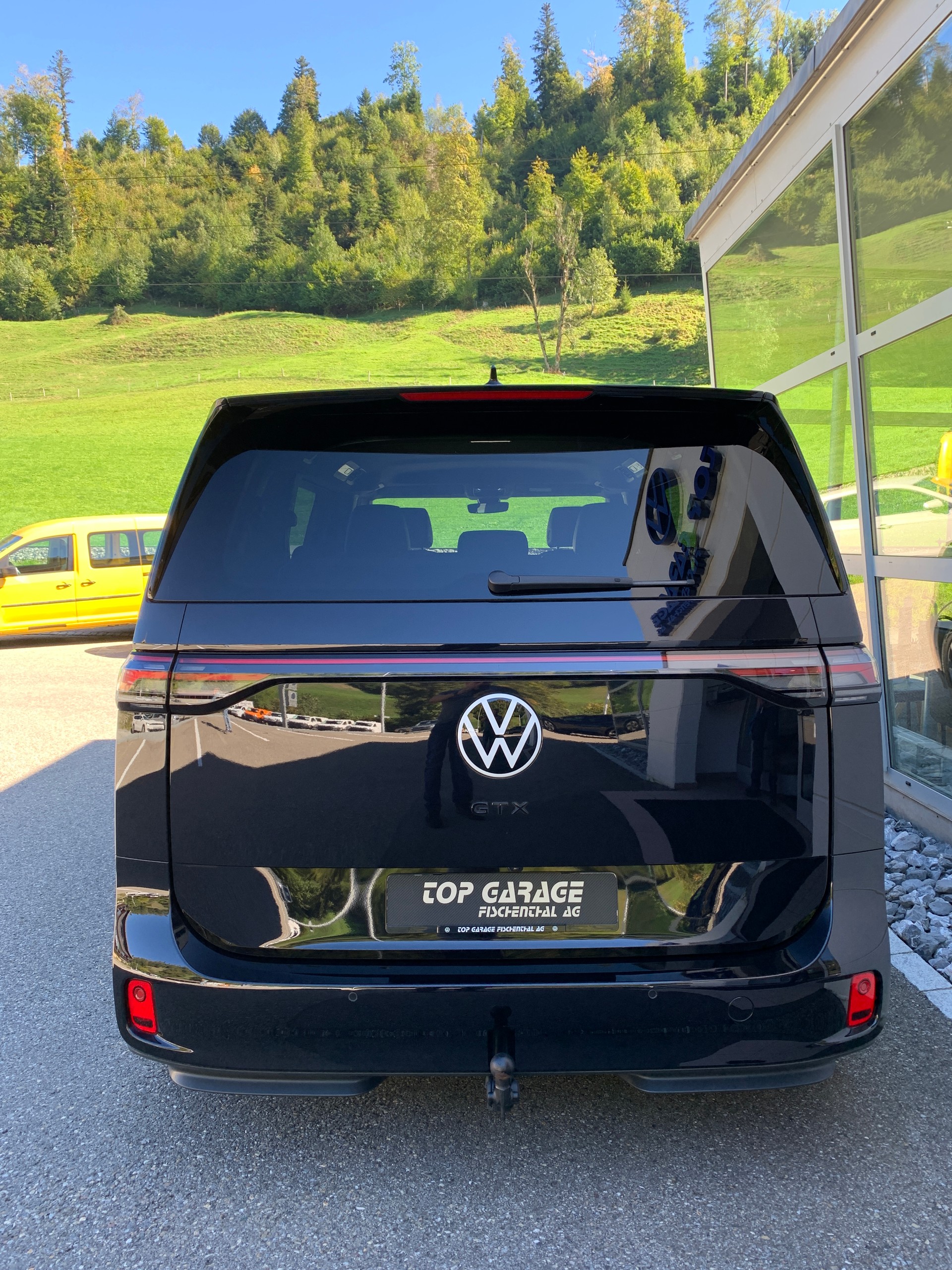 VW ID.Buzz LWB GTX 4 Motion-image-5
