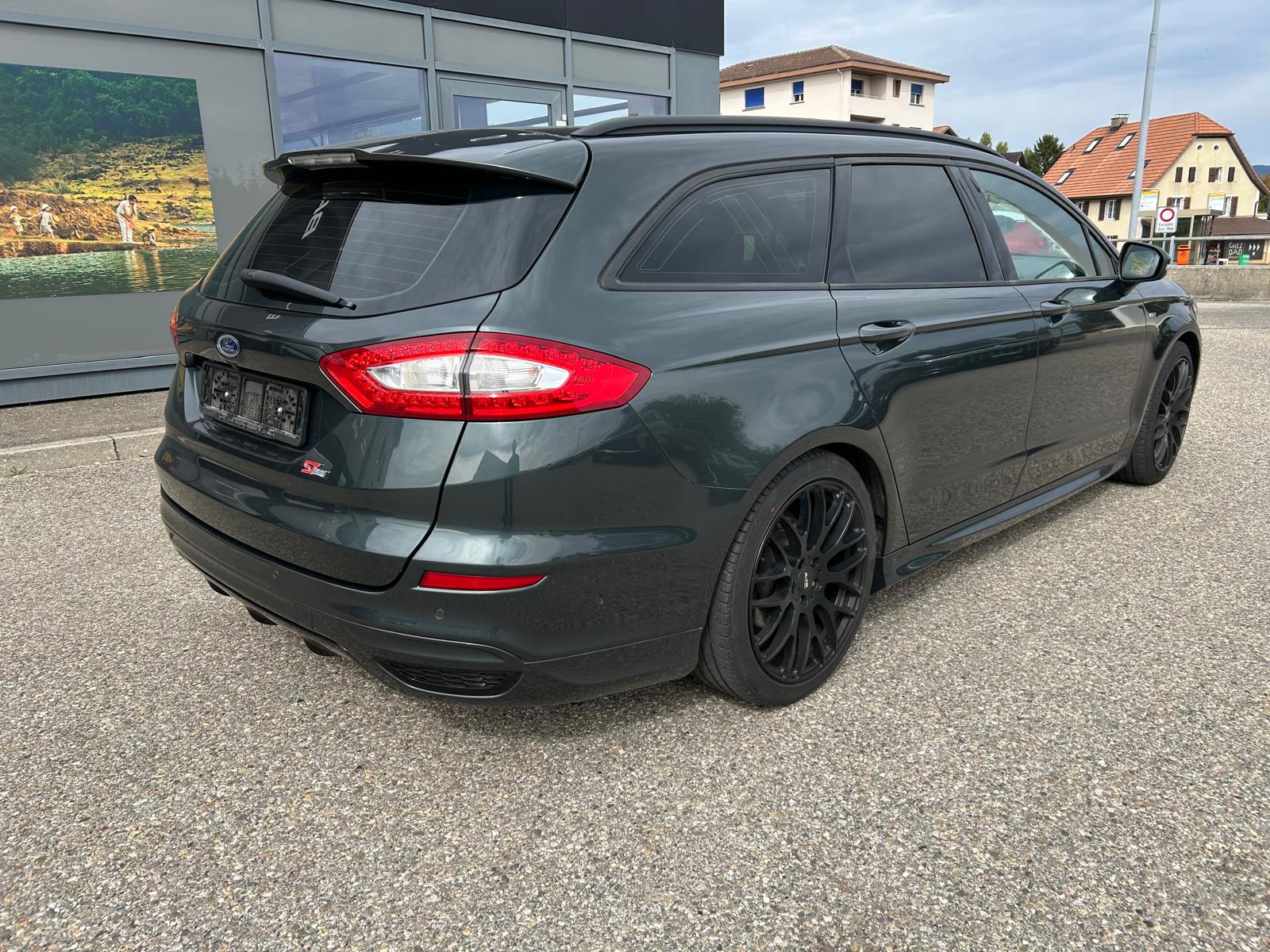 FORD Mondeo 2.0 TDCi Vignale PowerShift-image-2