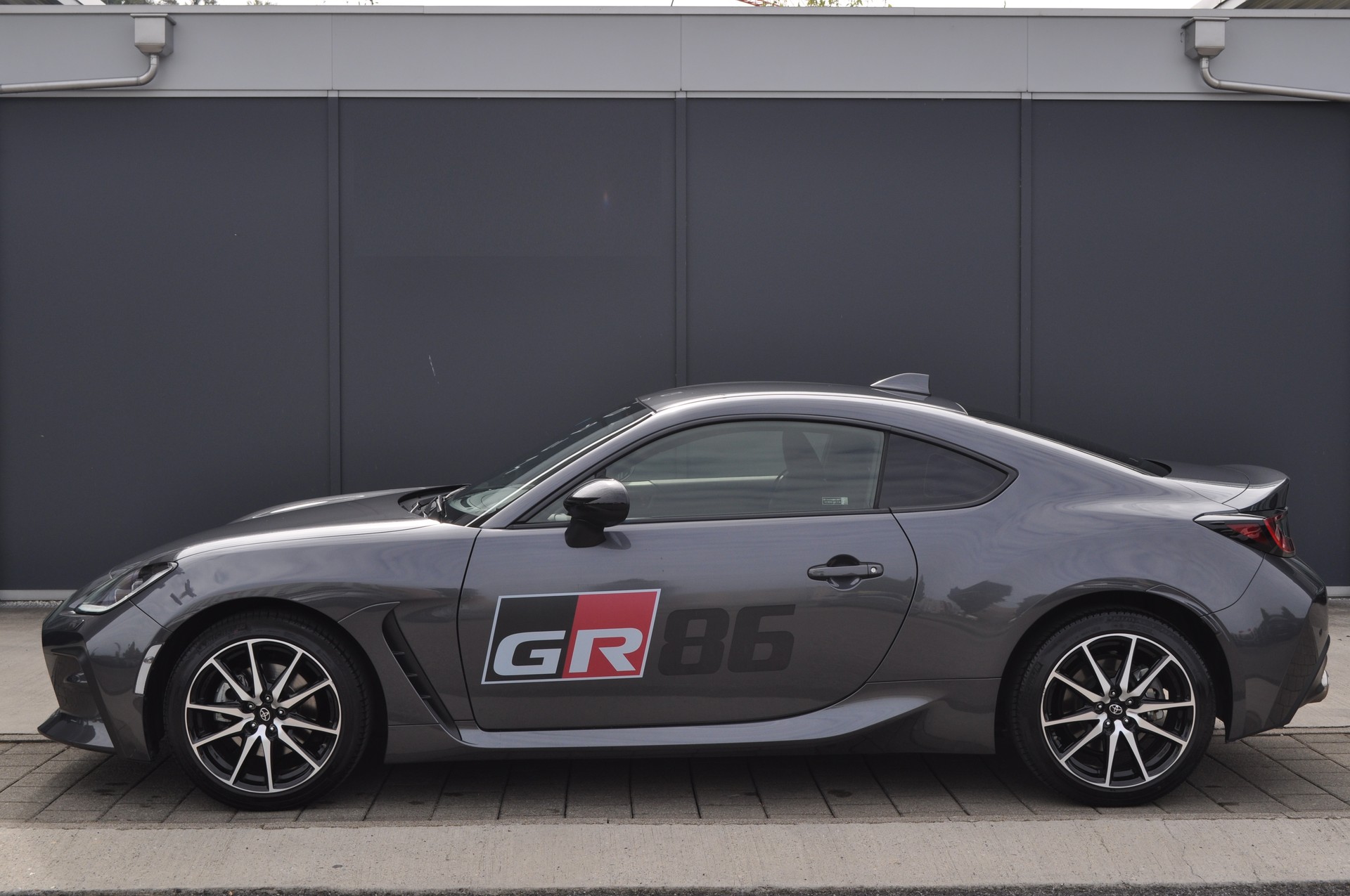 TOYOTA GR 86 2.4 Sport A-image-2