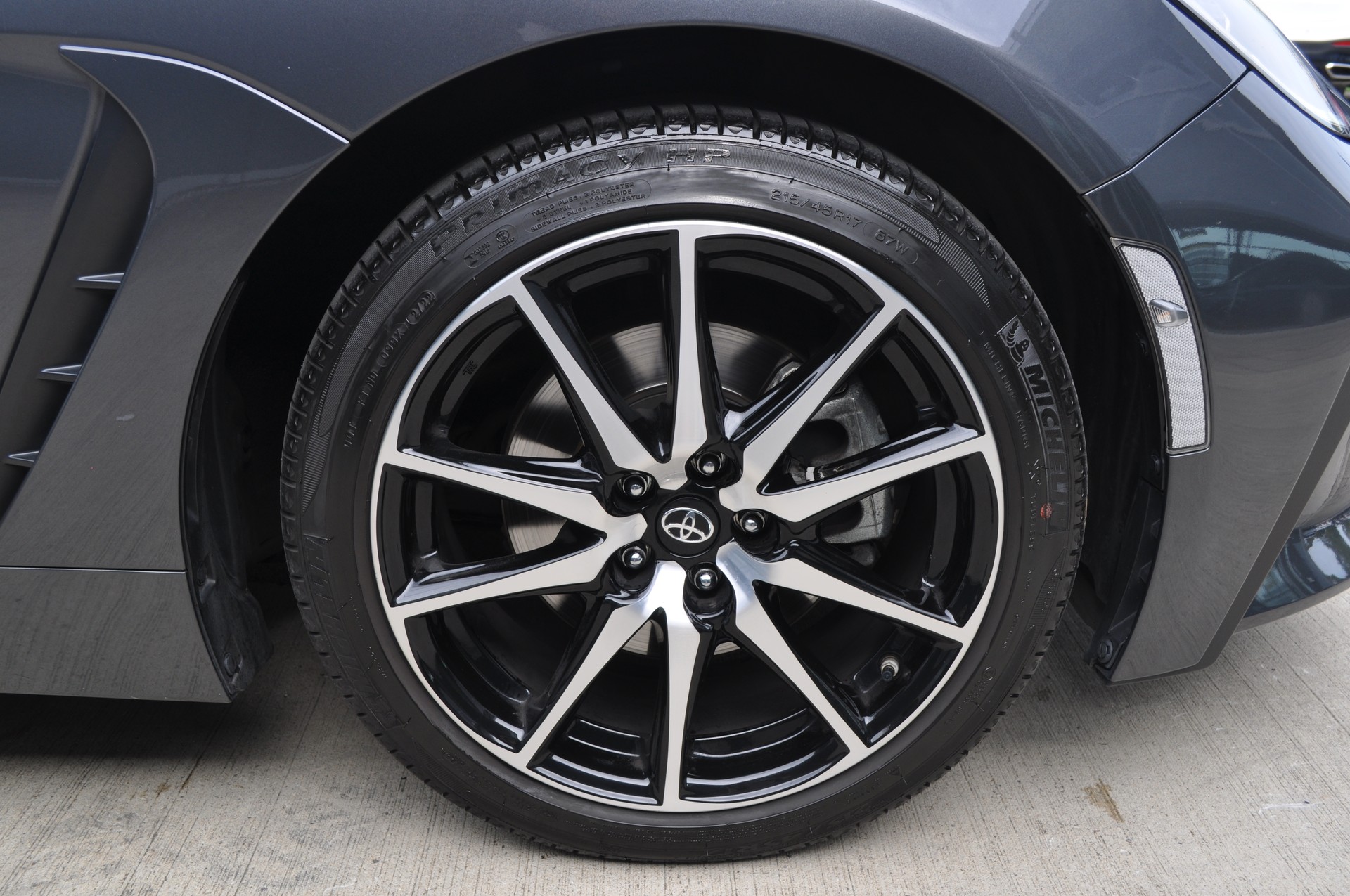 TOYOTA GR 86 2.4 Sport A-image-17