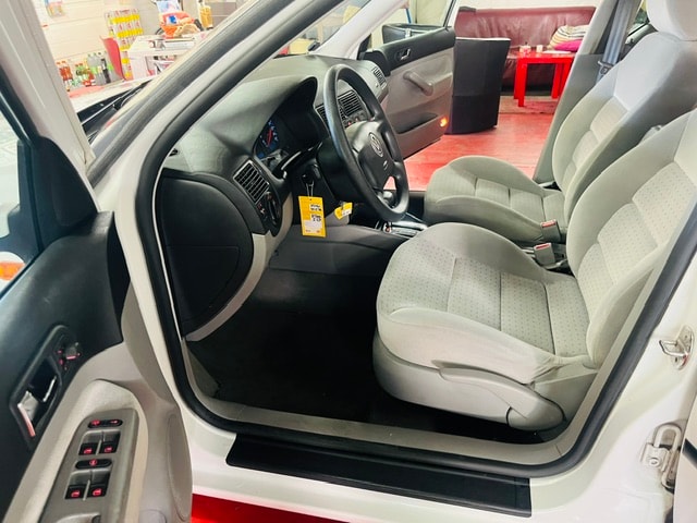VW Golf 1.8 Comfortline-image-10
