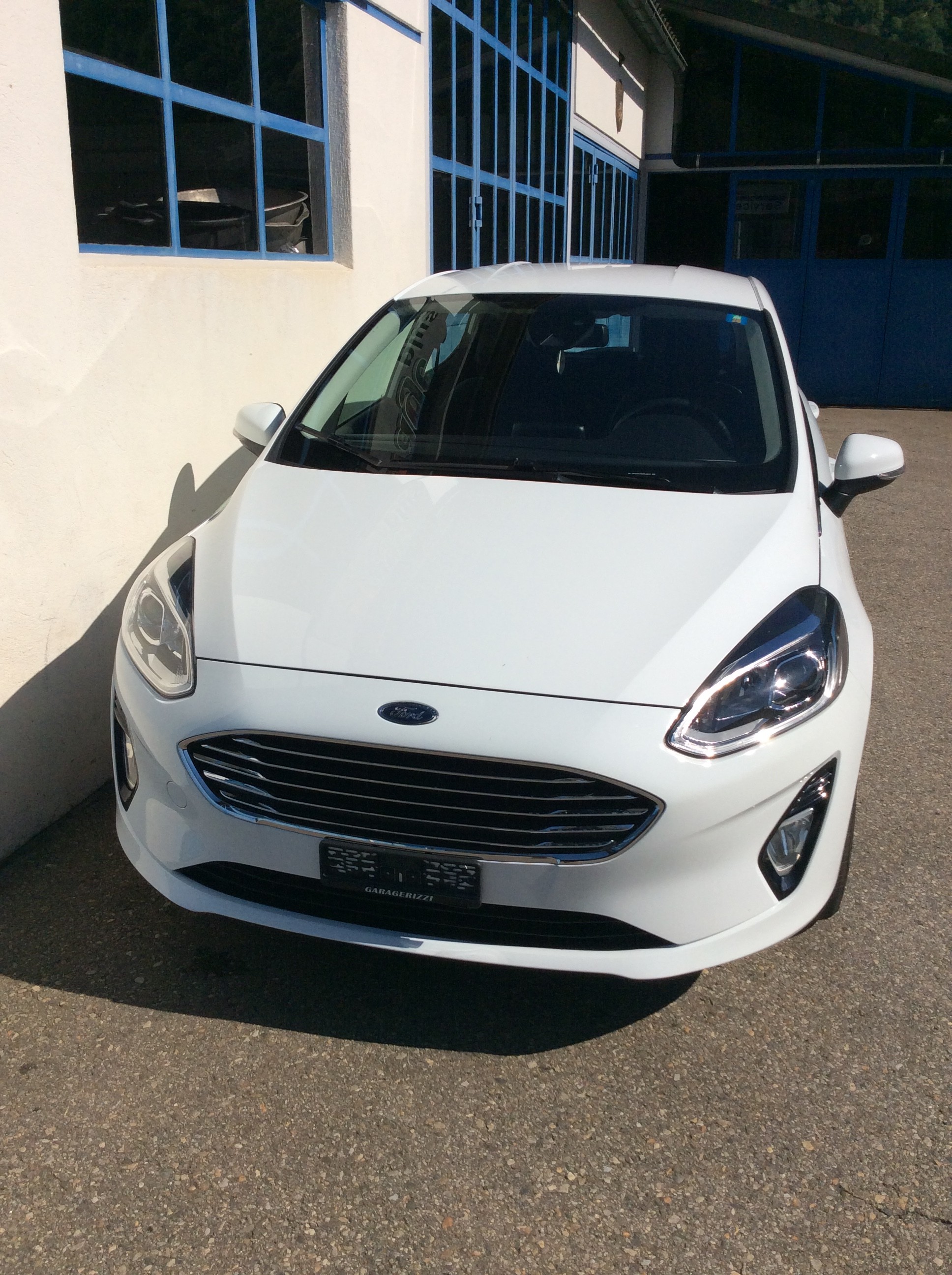 Car photo