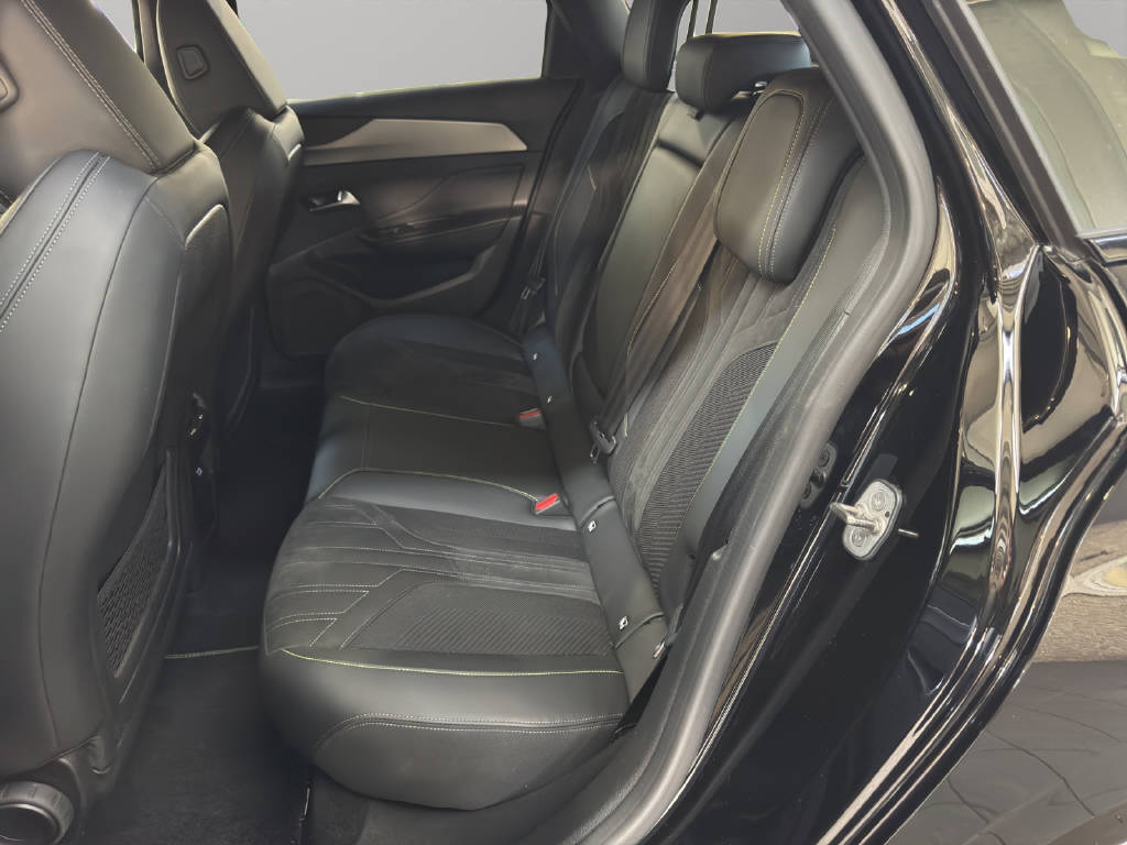 PEUGEOT 308 SW 1.6 PHEV 180 GT-image-11