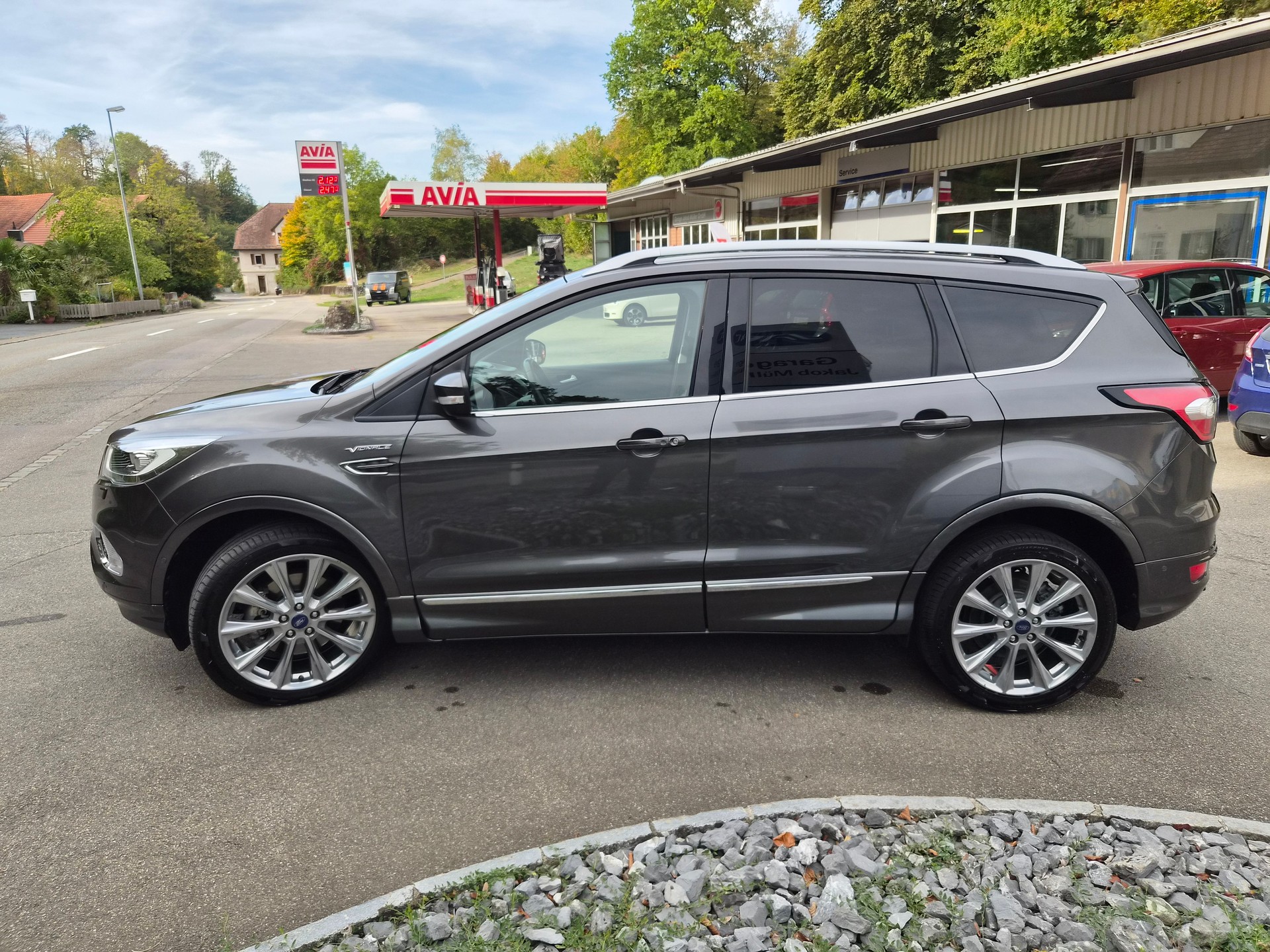 FORD Kuga 2.0 TDCi Vignale 4WD PowerShift-image-3