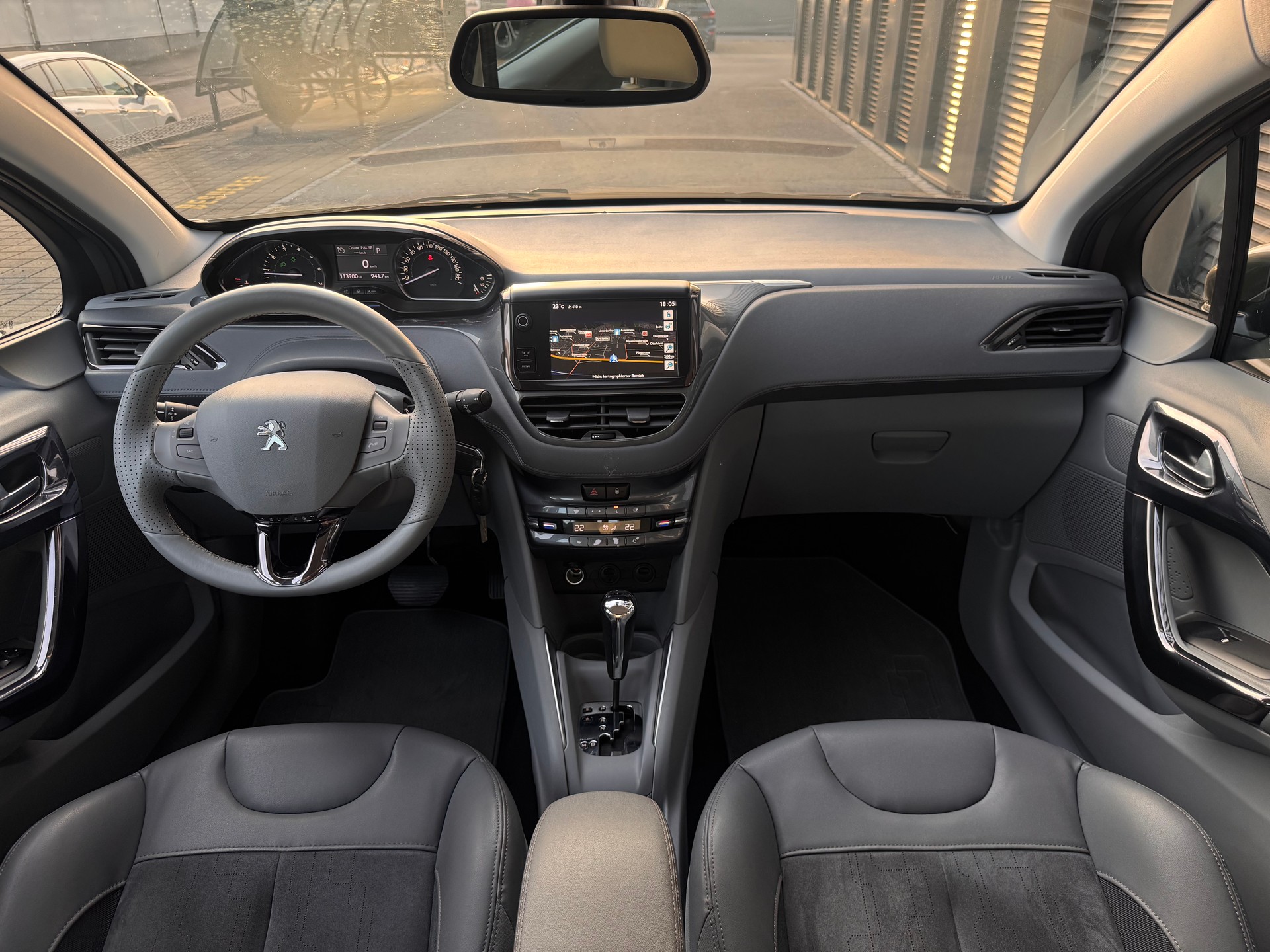 PEUGEOT 208 1.6 VTI Allure Automatik-image-13