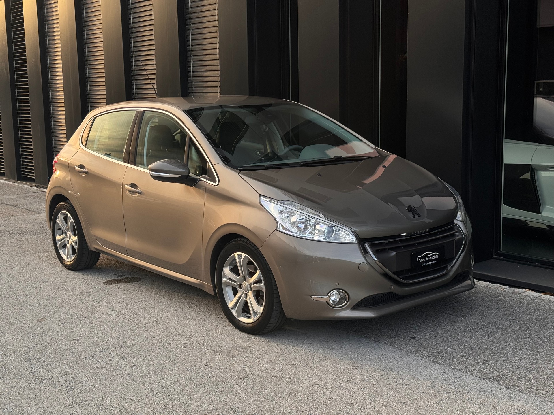 PEUGEOT 208 1.6 VTI Allure Automatik-image-8