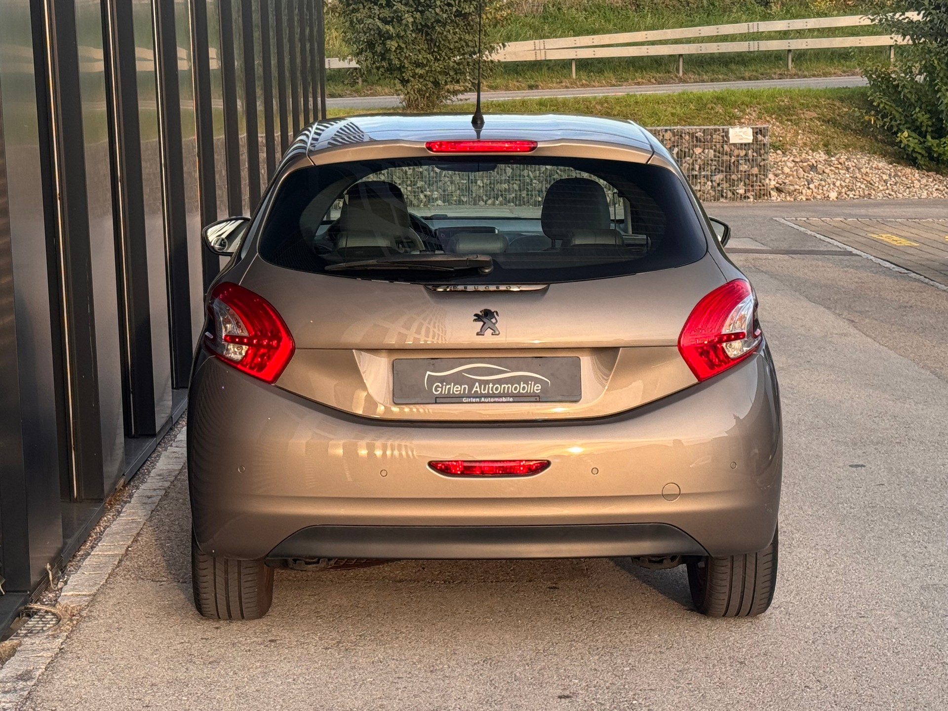 PEUGEOT 208 1.6 VTI Allure Automatik-image-11