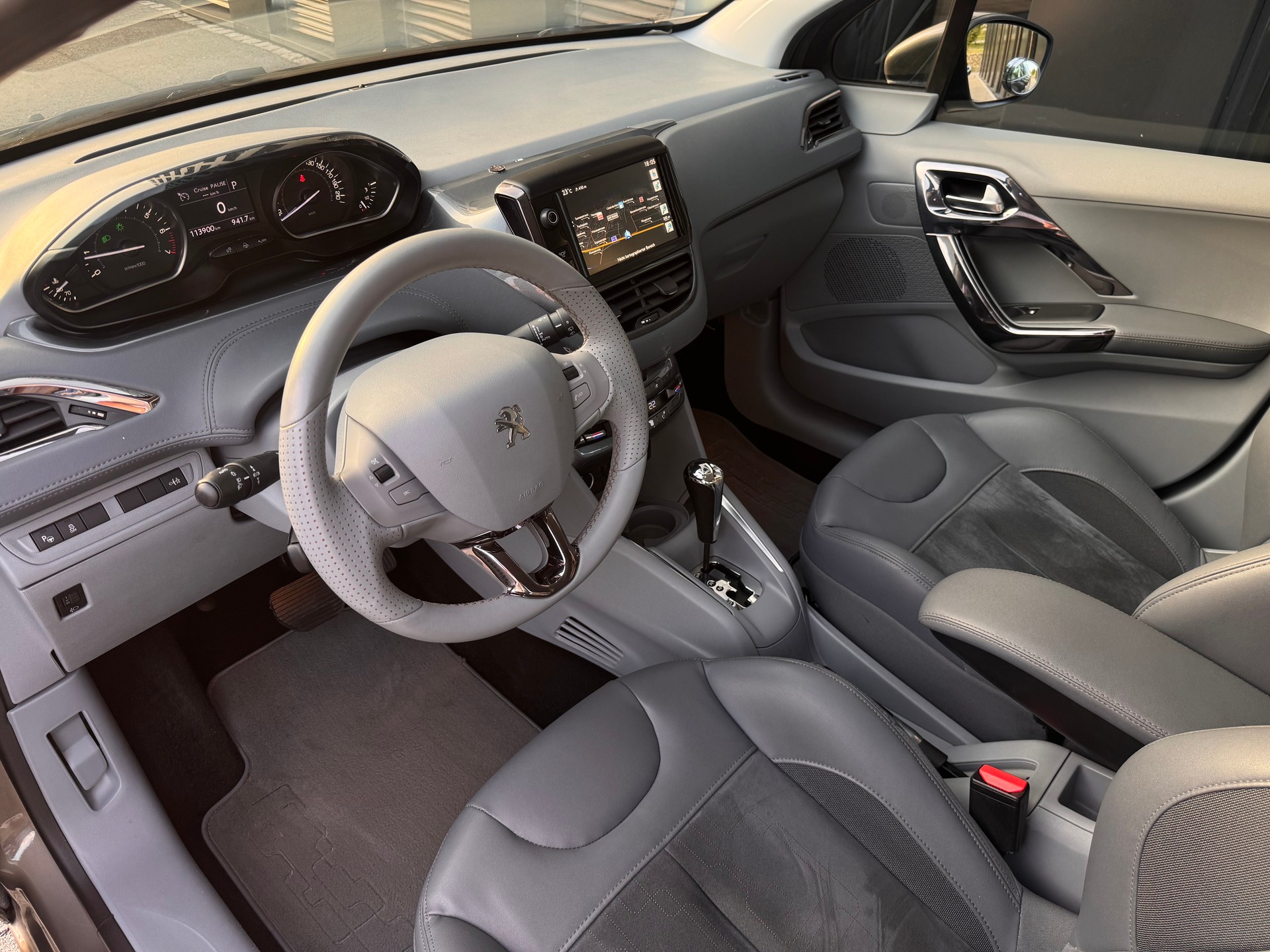 PEUGEOT 208 1.6 VTI Allure Automatik-image-12