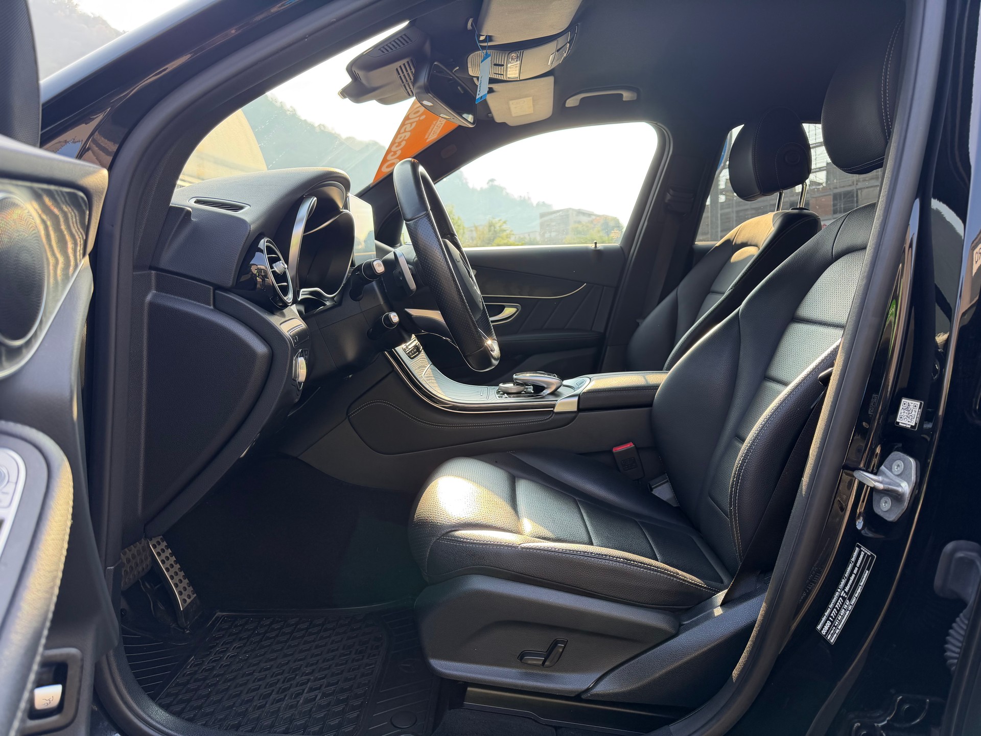 MERCEDES-BENZ GLC 250 d AMG Line 4Matic 9G-Tronic-image-8