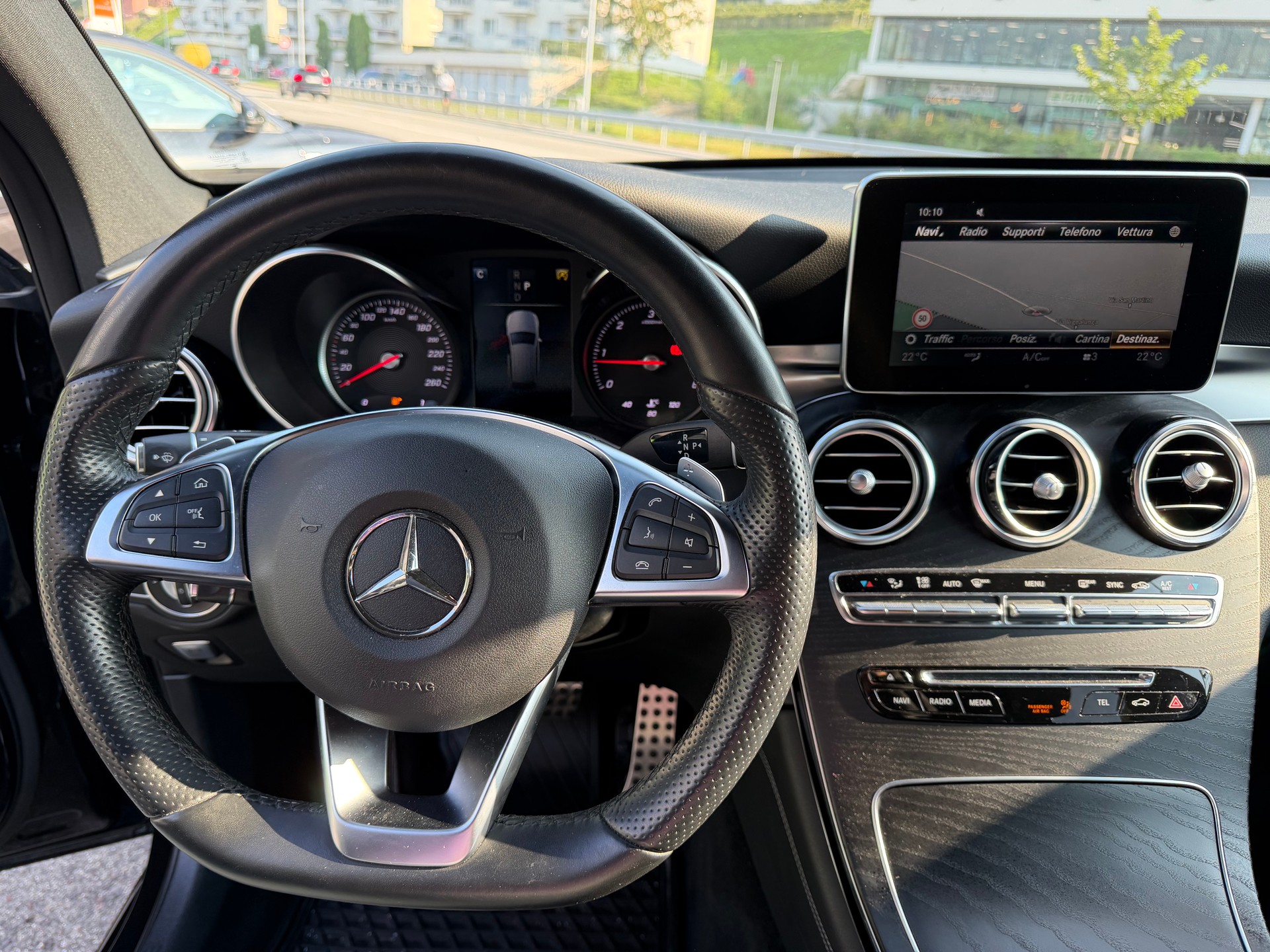 MERCEDES-BENZ GLC 250 d AMG Line 4Matic 9G-Tronic-image-10