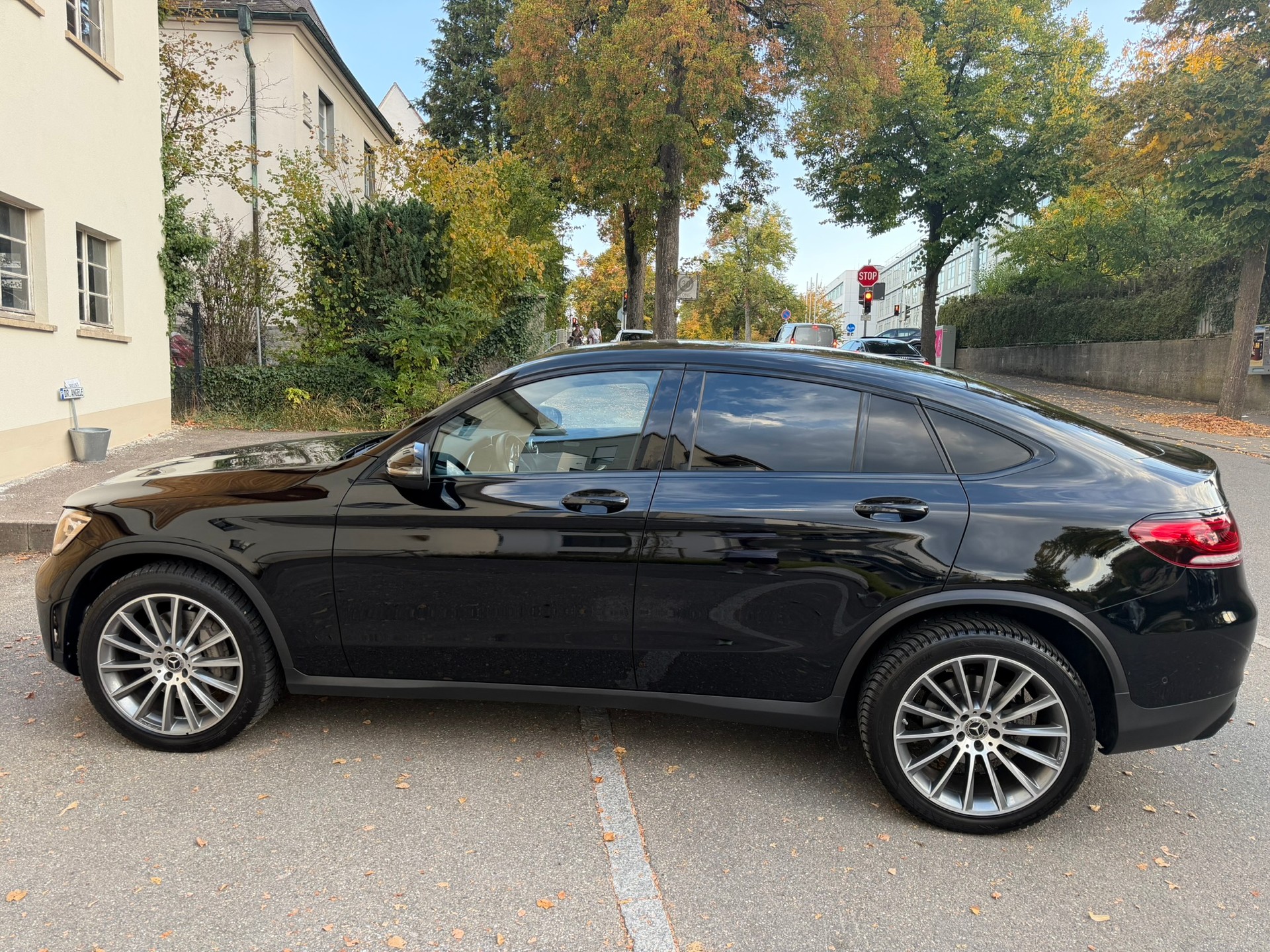 MERCEDES-BENZ GLC 300 AMG Line 4m-image-1