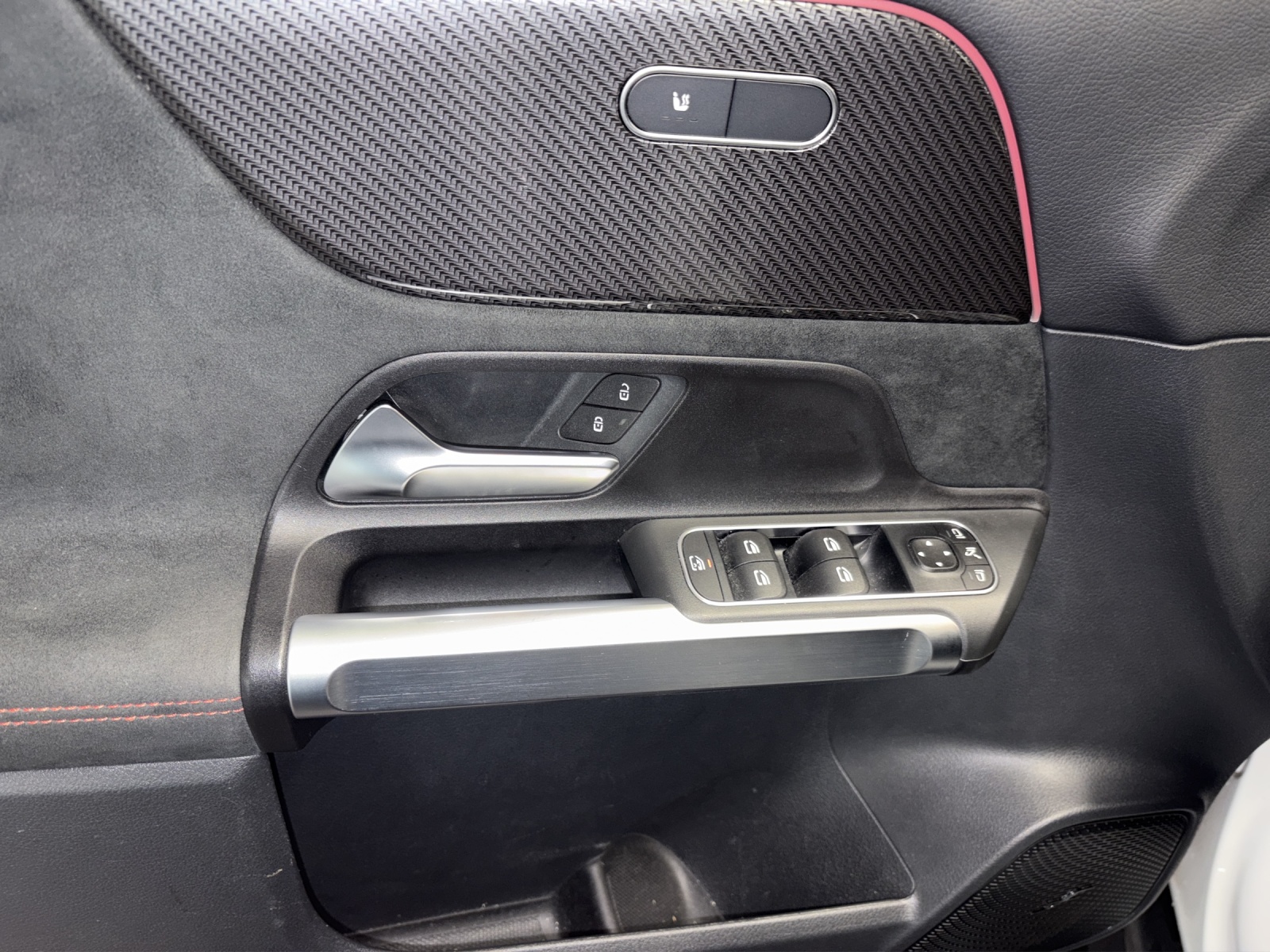 Image MERCEDES-BENZ GLB-250 GLB 250 AMG Line 4 MATIC