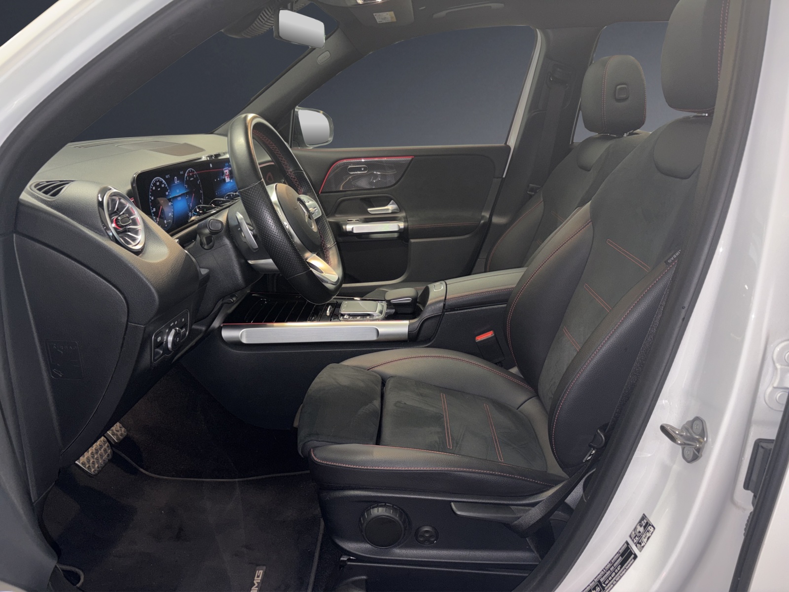 MERCEDES-BENZ GLB 250 AMG Line 4 MATIC-image-5