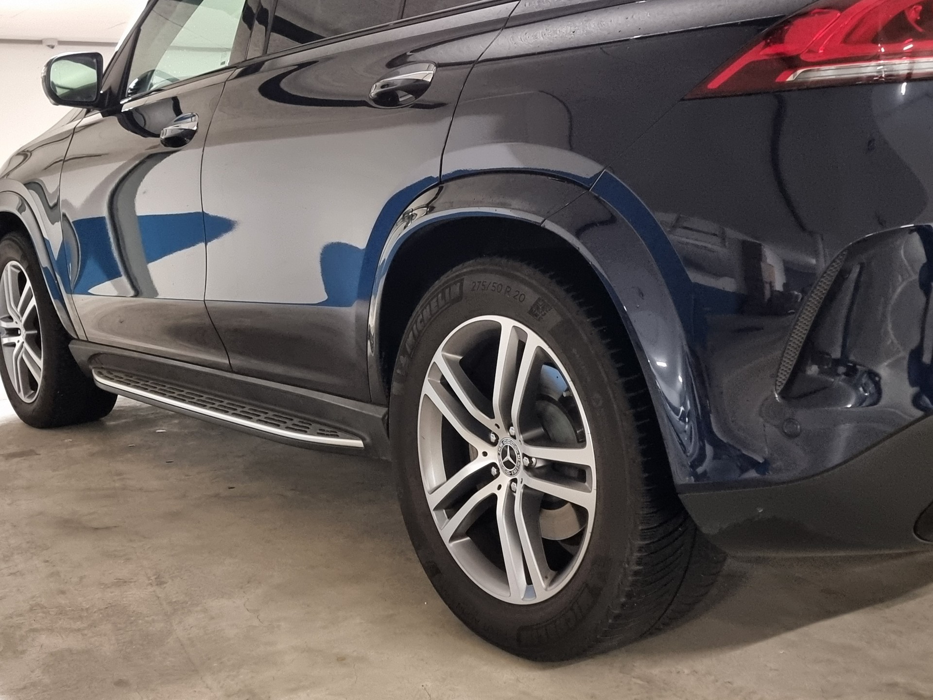 MERCEDES-BENZ GLE 400 d AMG Line 4matic-image-2