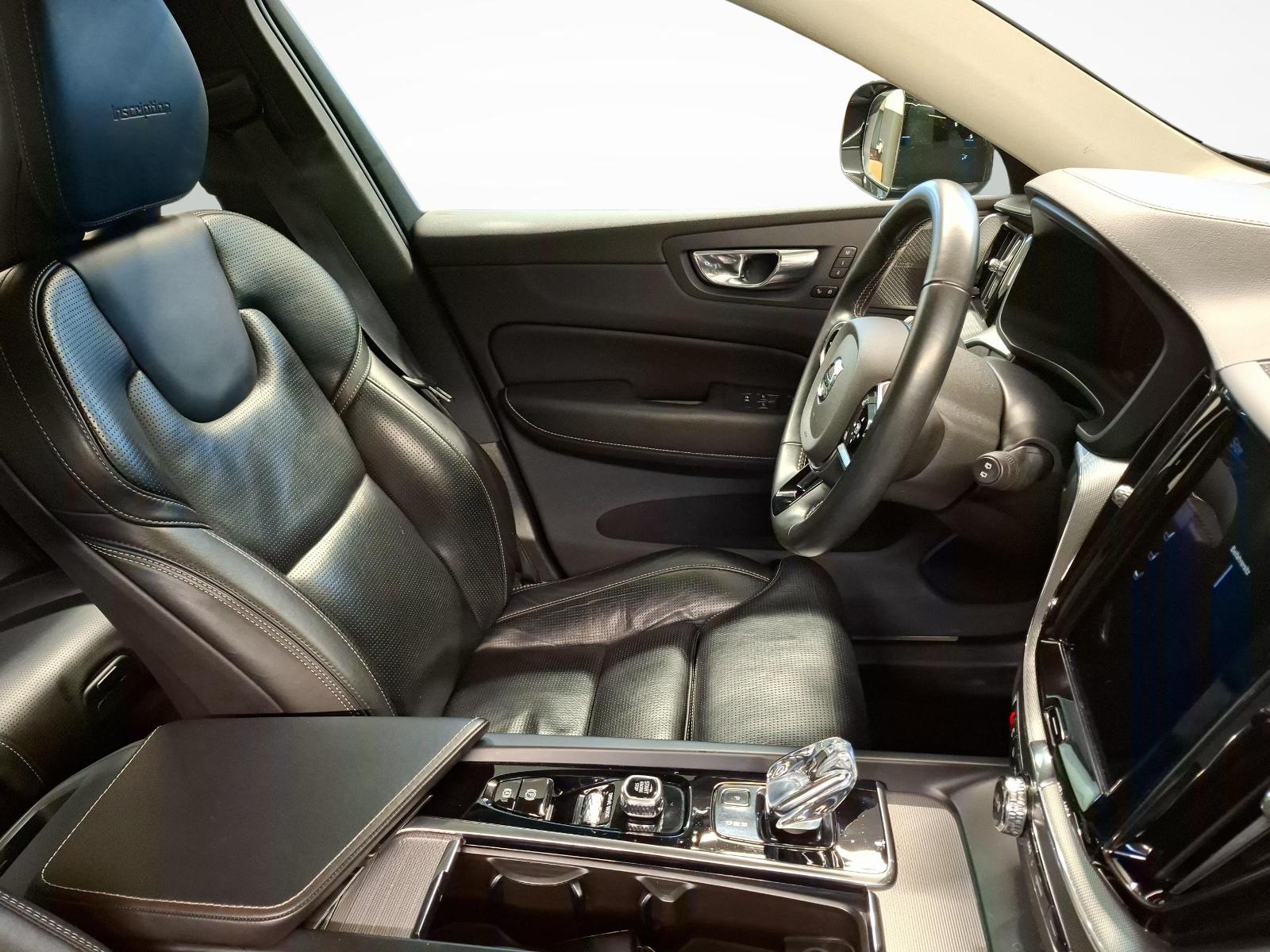 VOLVO XC60 2.0 T8 TE Inscription eAWD-image-9