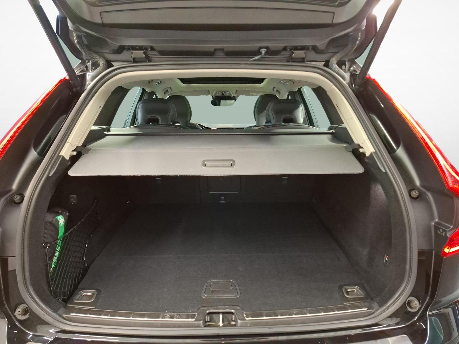 VOLVO XC60 2.0 T8 TE Inscription eAWD-image-11