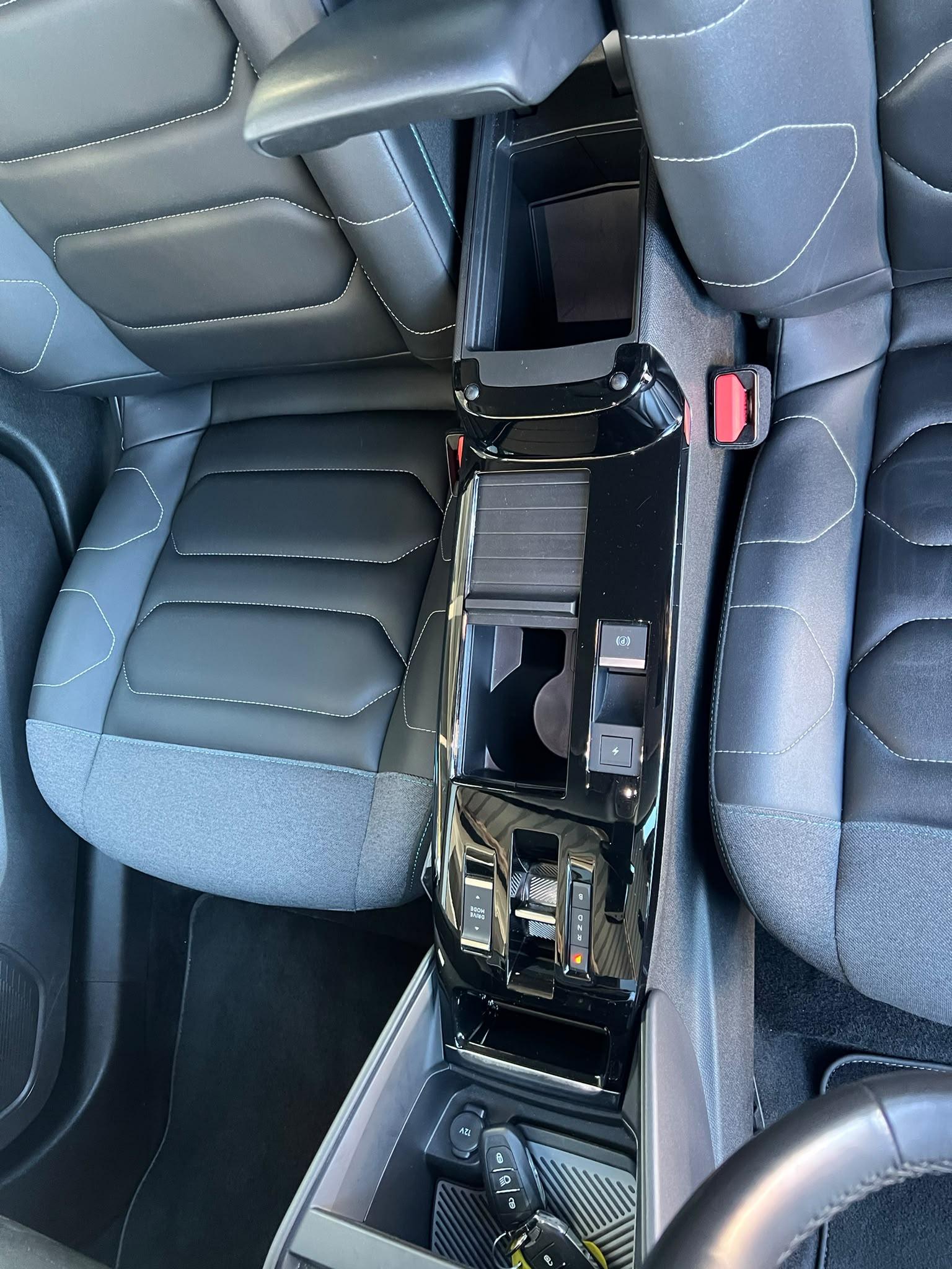 CITROEN Citroën e-C4 Shine-image-19