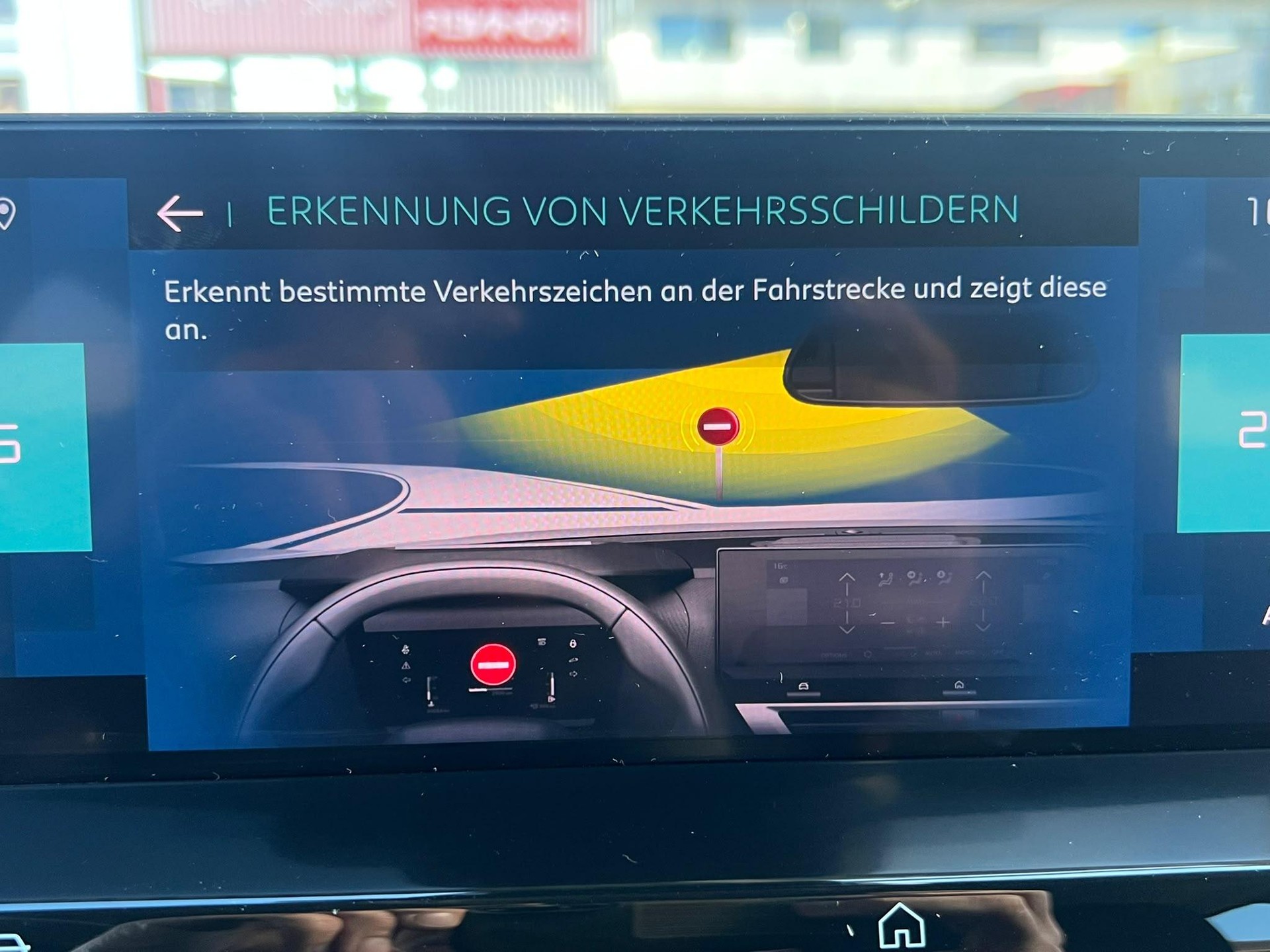 CITROEN Citroën e-C4 Shine-image-25