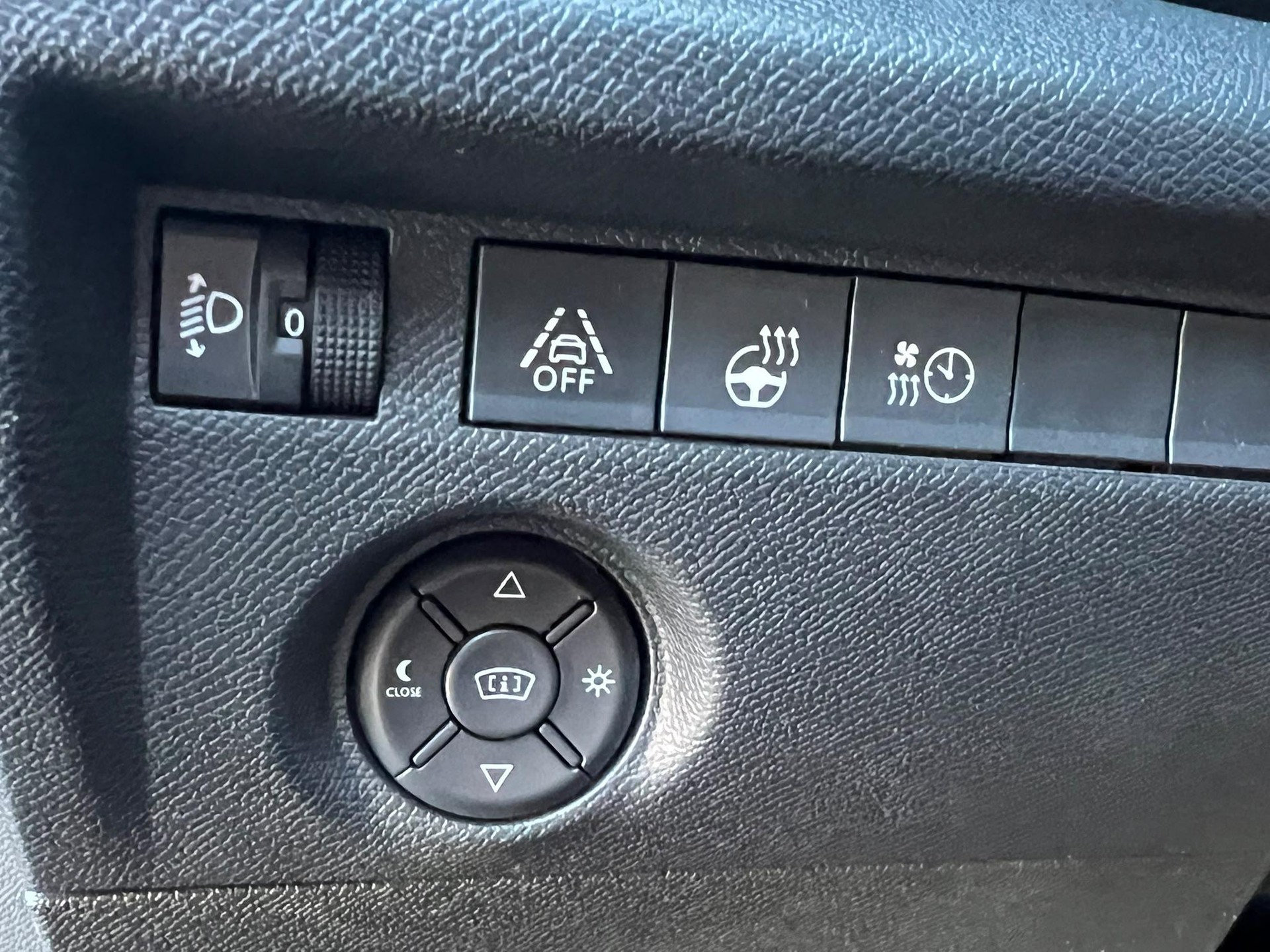 CITROEN Citroën e-C4 Shine-image-20